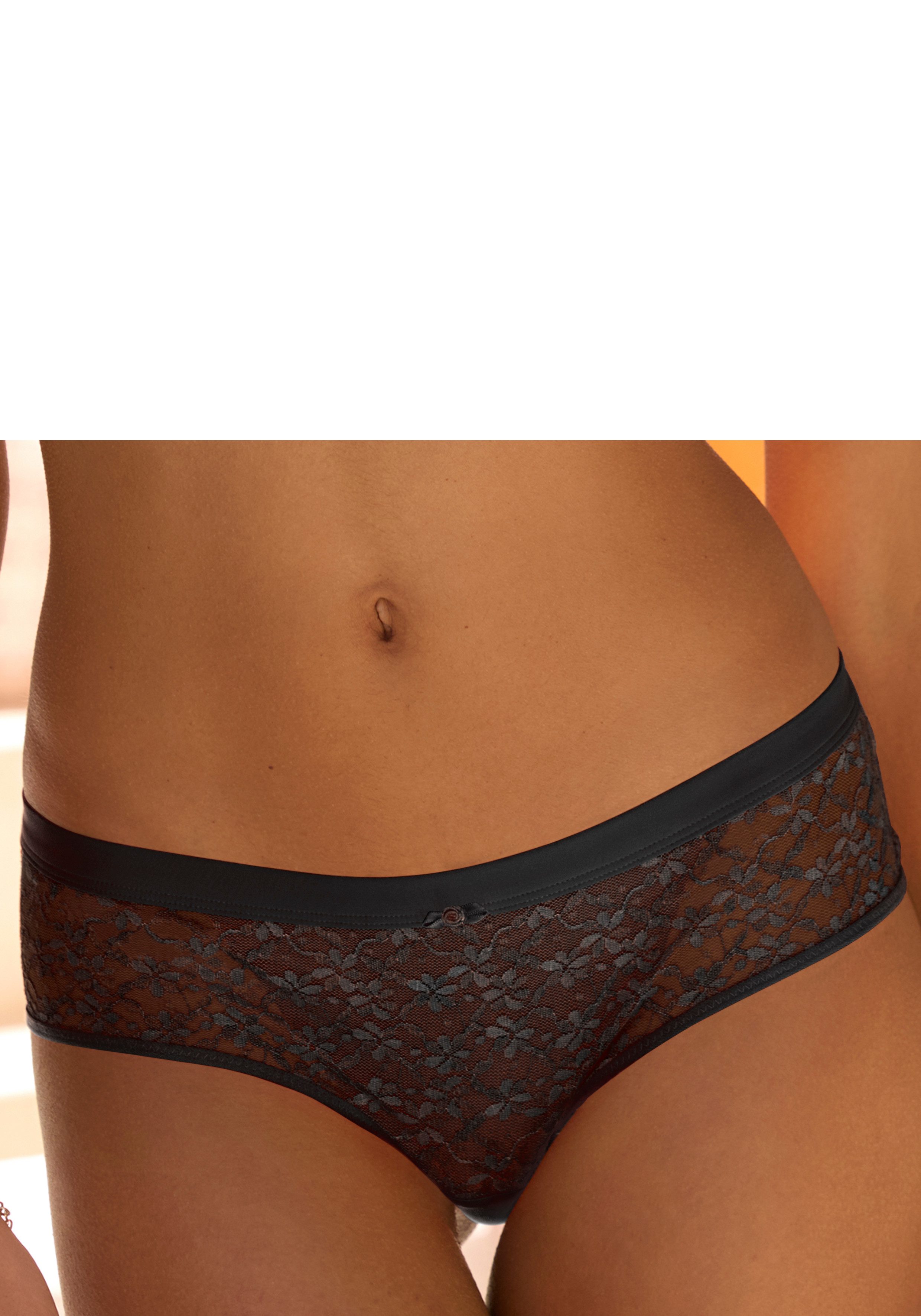 Vivance Stringpanty Julia aus zarter Spitze in blumiger Optik mit hübschem günstig online kaufen