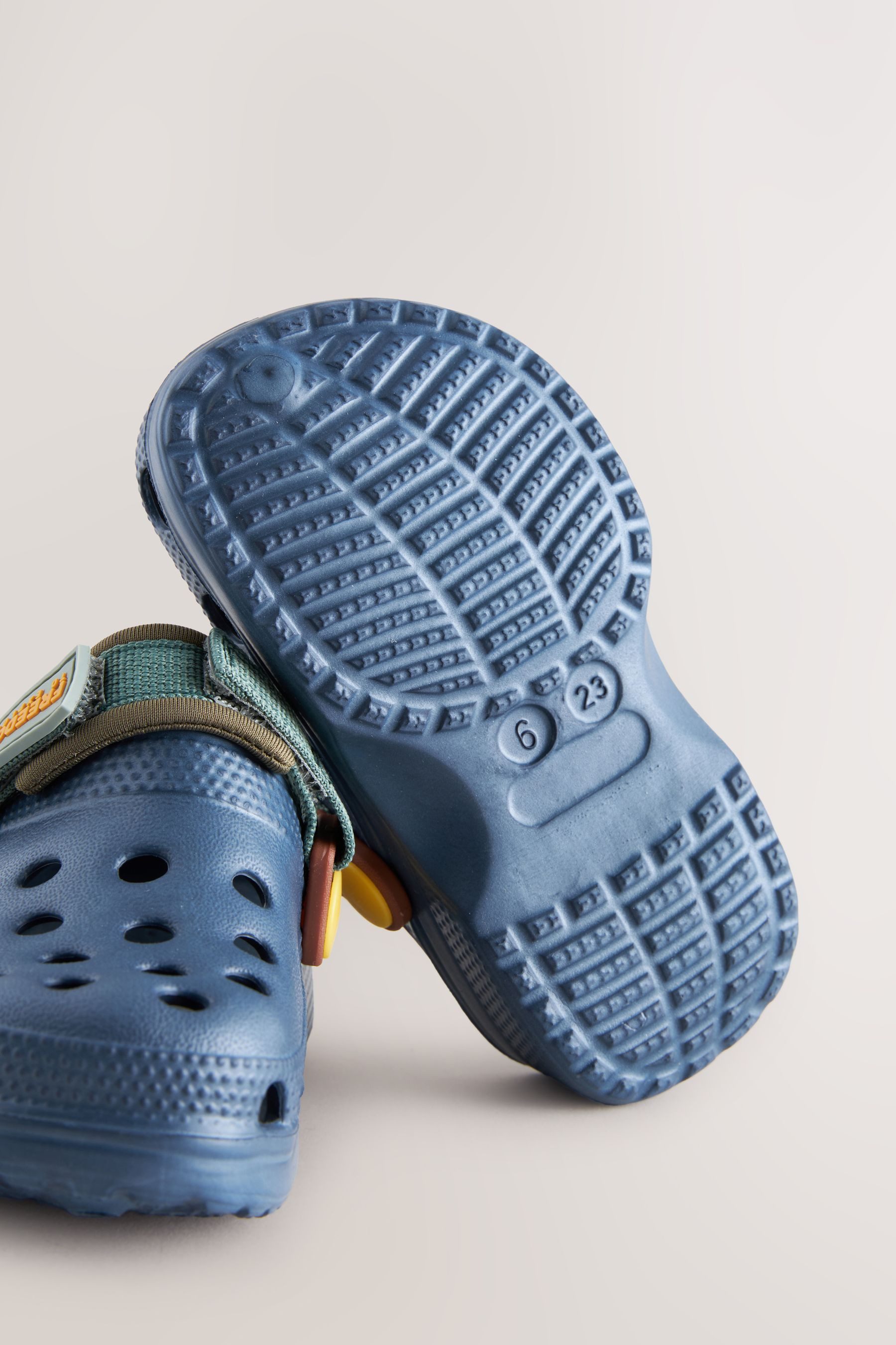 Next Clogs mit Fersenriemen Clog (1-tlg)