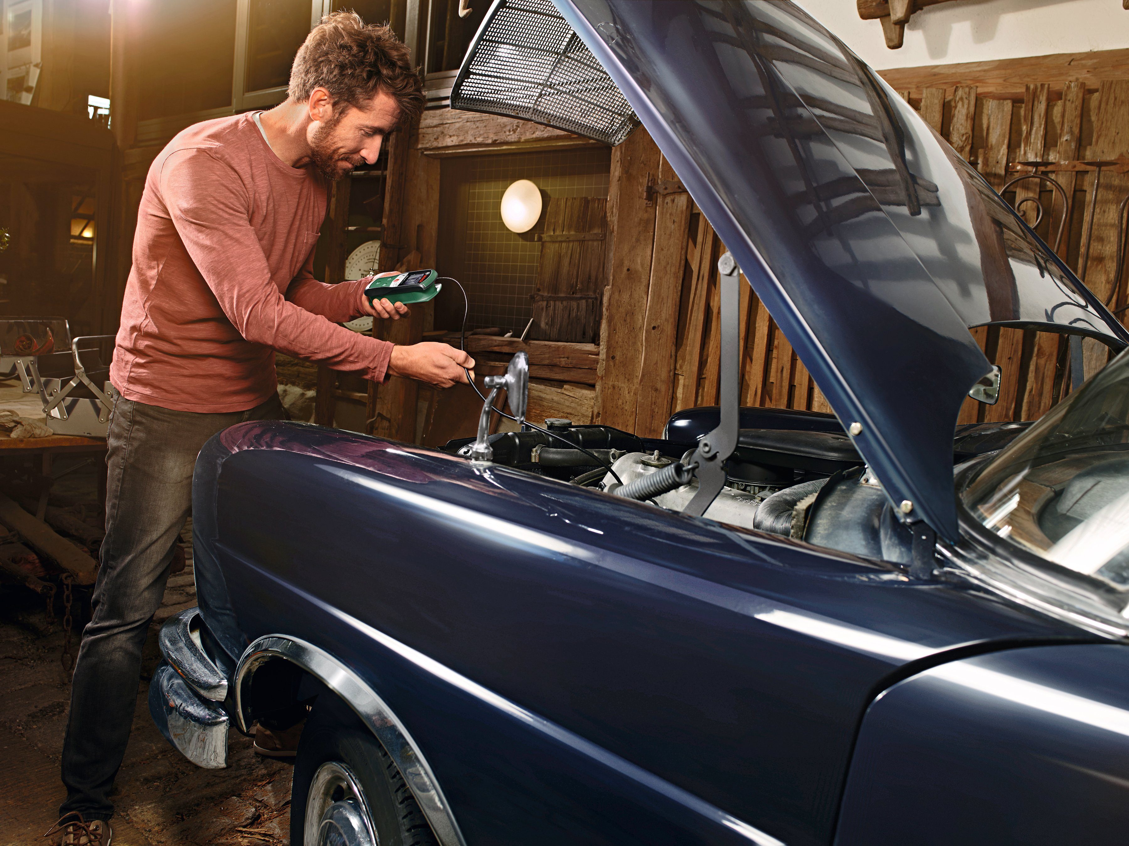 Bosch Home & Garden UniversalInspect Inspektionskamera (mit Batterien, Haken, Magnet, Spiegel, mit 2 Hülsen zum Fixieren des Zubehörs, 8 mm)