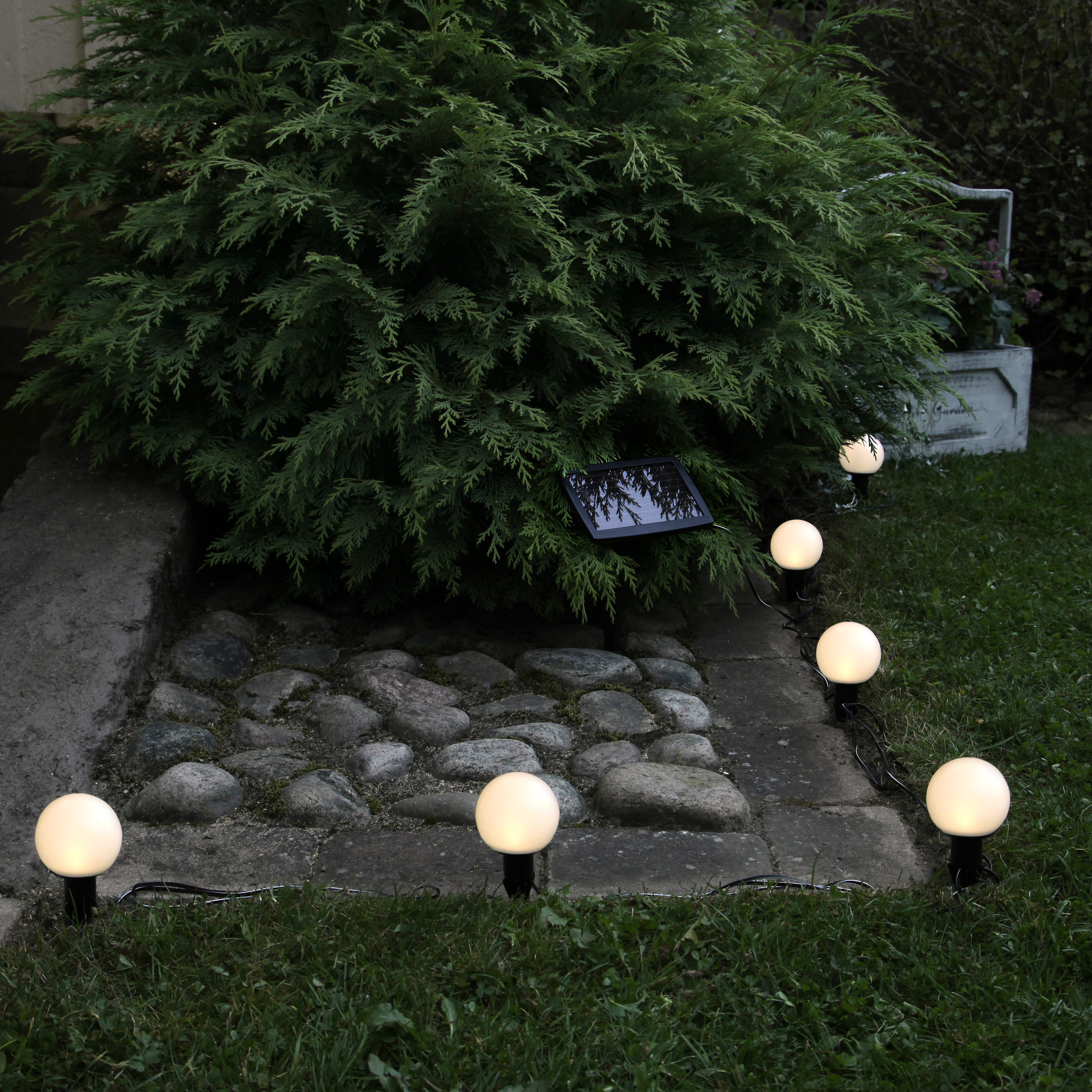 STAR TRADING LED-Lichterkette Globus, 6-flammig, als Kette oder Erdspiesse, mit Wintersolarpanel,  inkl. Akku, outdoor