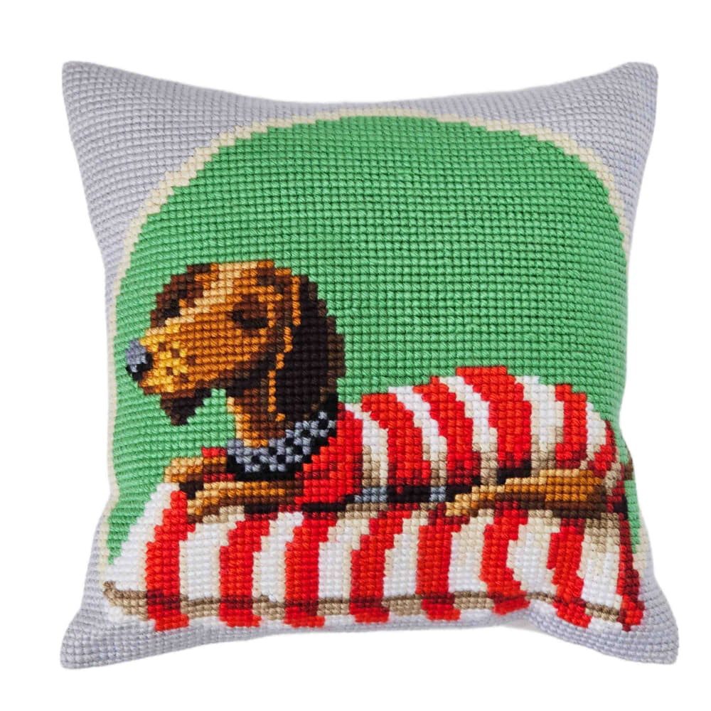 Collection D'art Kreativset CDA Kreuzstichkissen Stickpackung "Dackel auf Sofa", bedruckt, 40x40cm, (embroidery kit by Marussia)