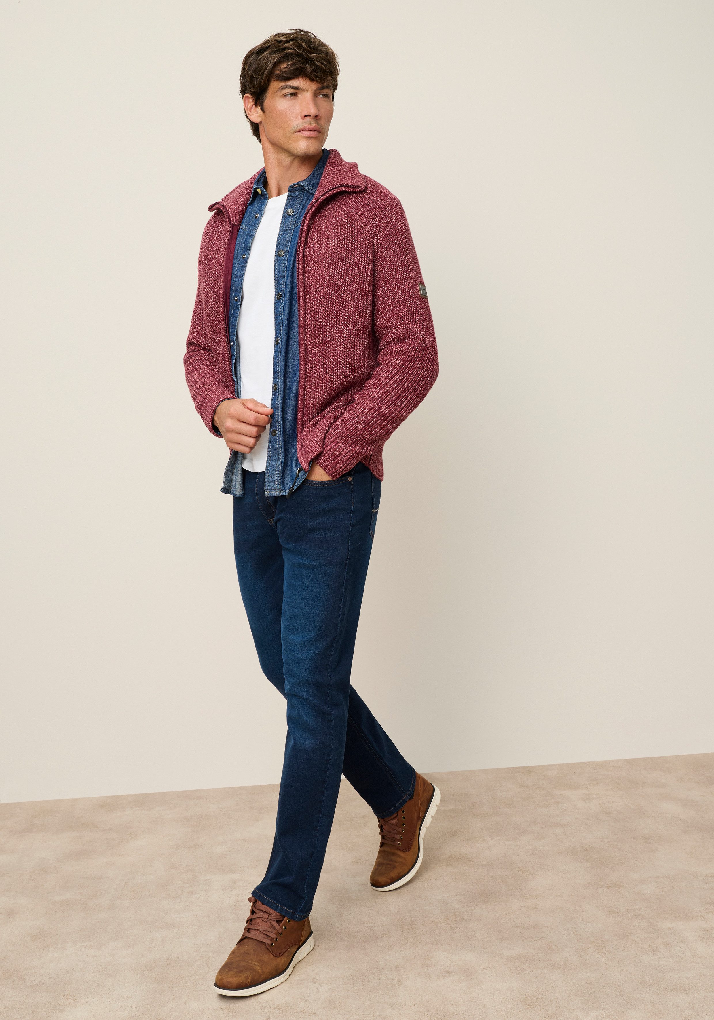 Zum Outfit 11