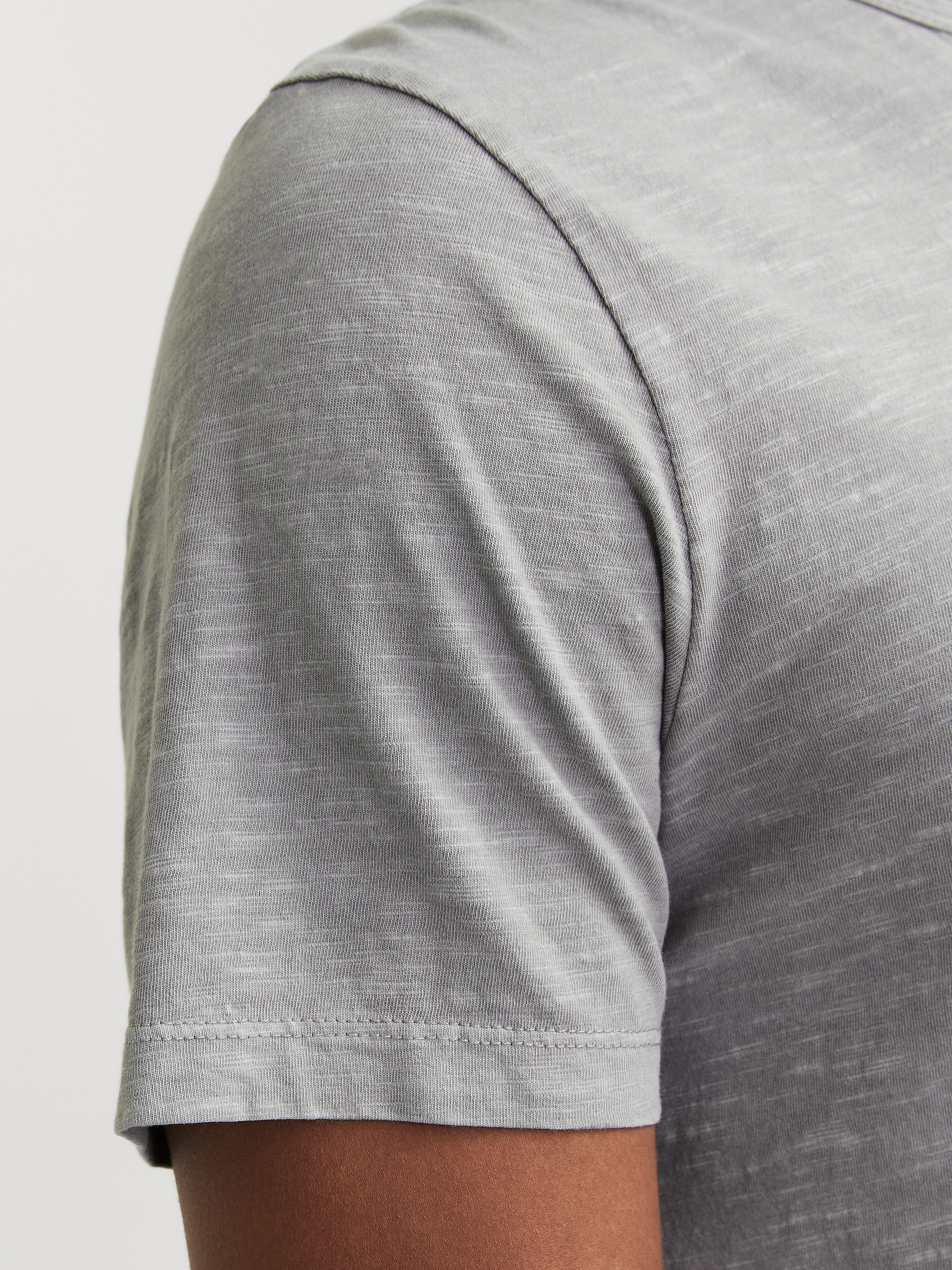 Jack & Jones T-Shirt JJESPLIT NECK TEE SS NOOS mit V-Ausschnitt