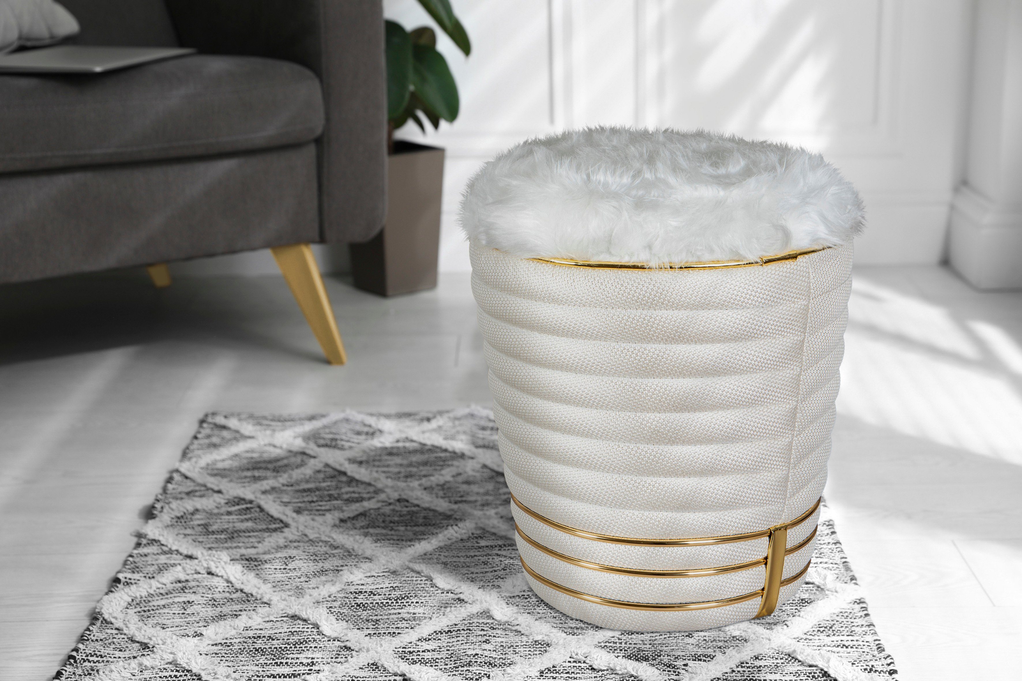 Kayoom Sitzhocker Hocker Doric, trendiger Look, ästhetische Farbgebung, schöne Steppung (1 St), komfortabel, hochqualitativ, pflegeleicht, hochwertige Materialien