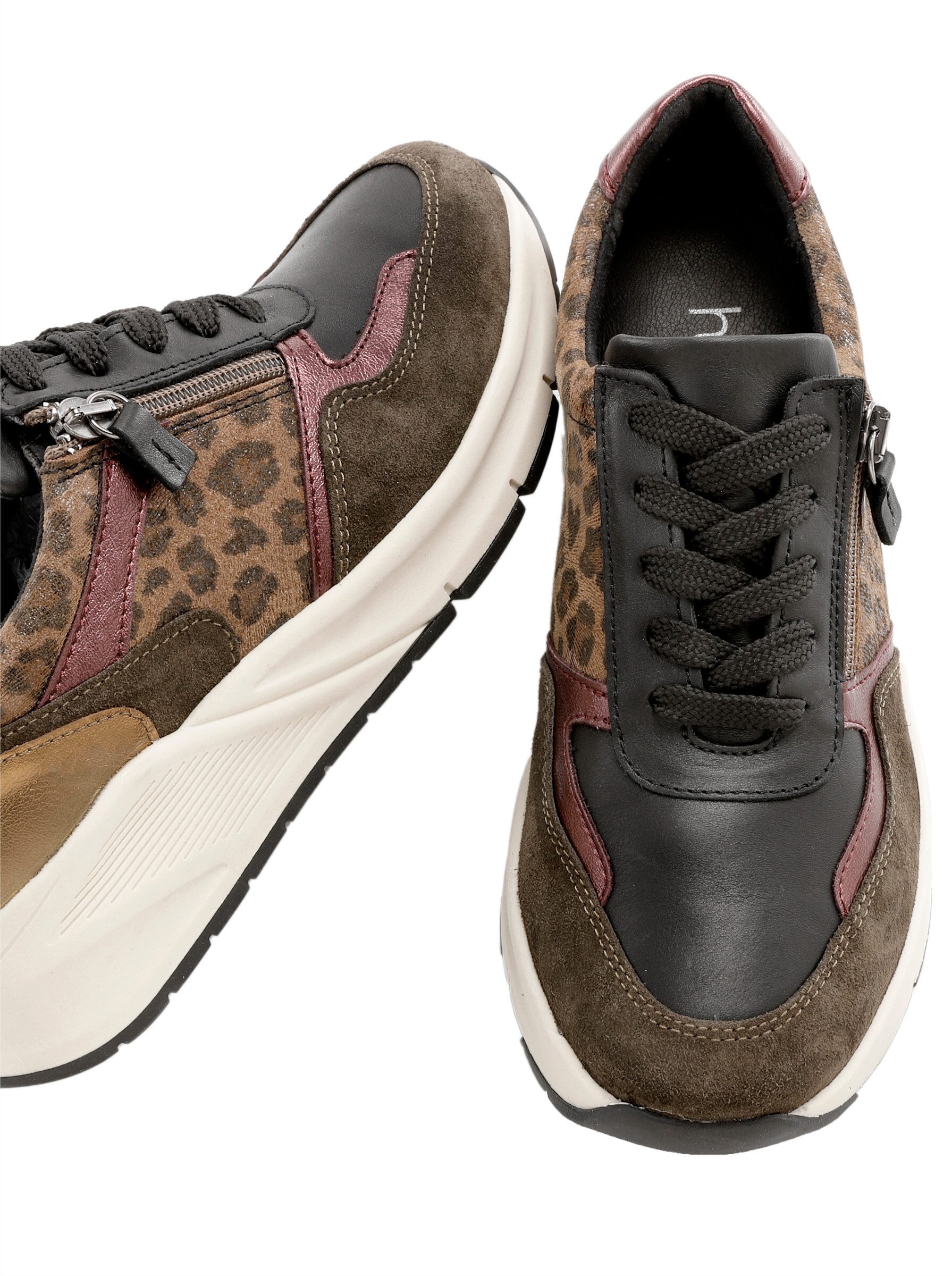 Sneaker Sneaker