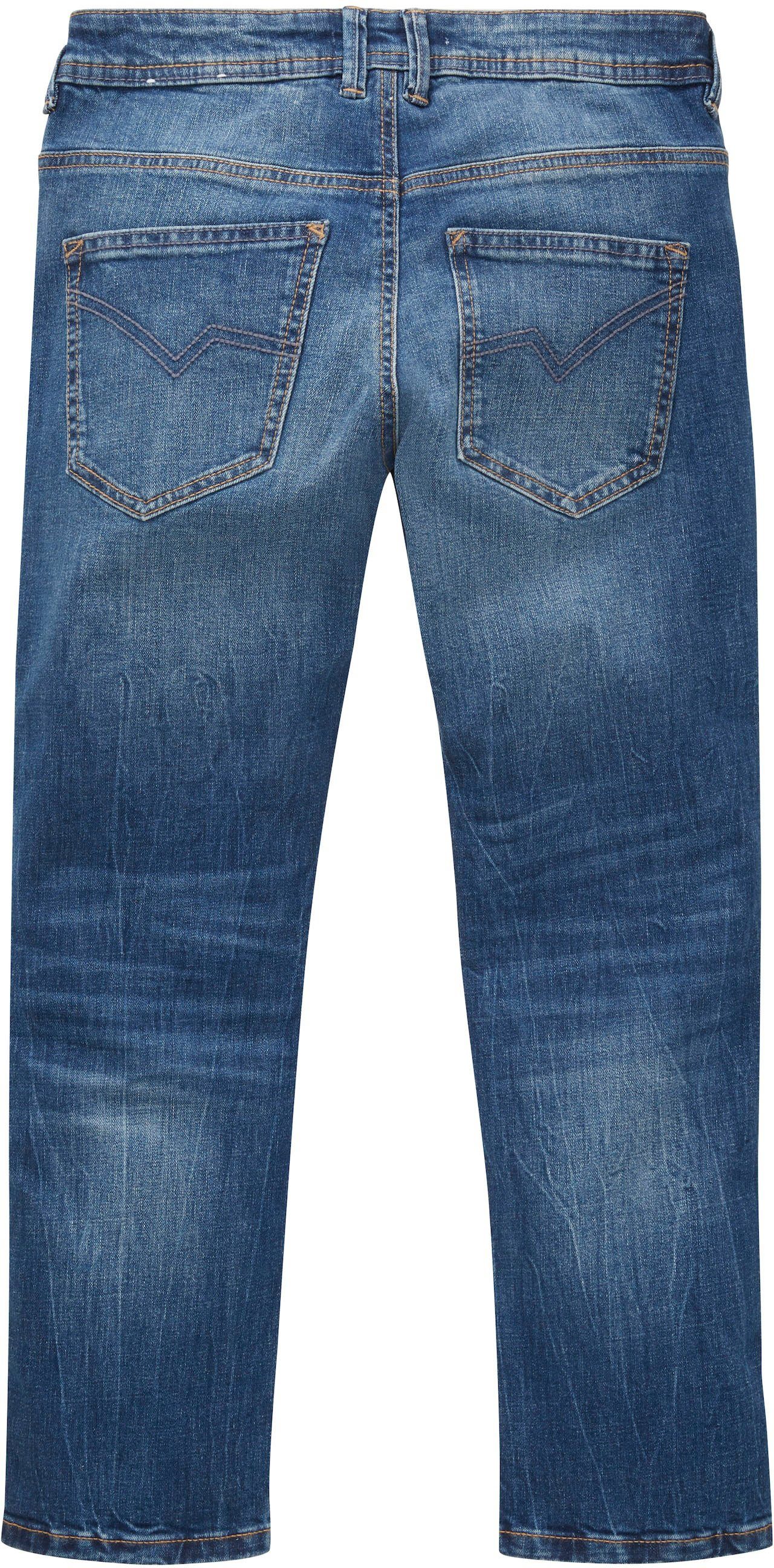 TOM TAILOR 5-Pocket-Jeans mit coolen Ziernähten den Gesäßtaschen an
