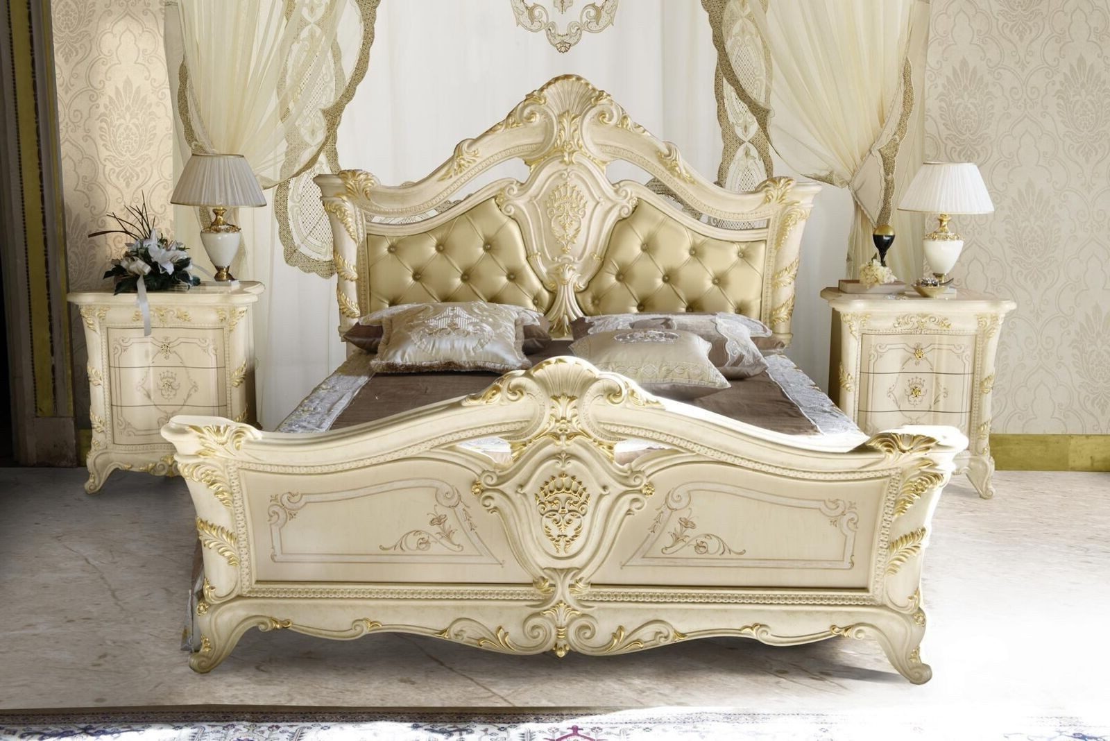 Xlmoebel Schlafzimmer-Set Traditionelles Bett Luxus Chesterfield Holz Schlafzimmer Hotel Barock, (Bett), Hergestellt in Italy