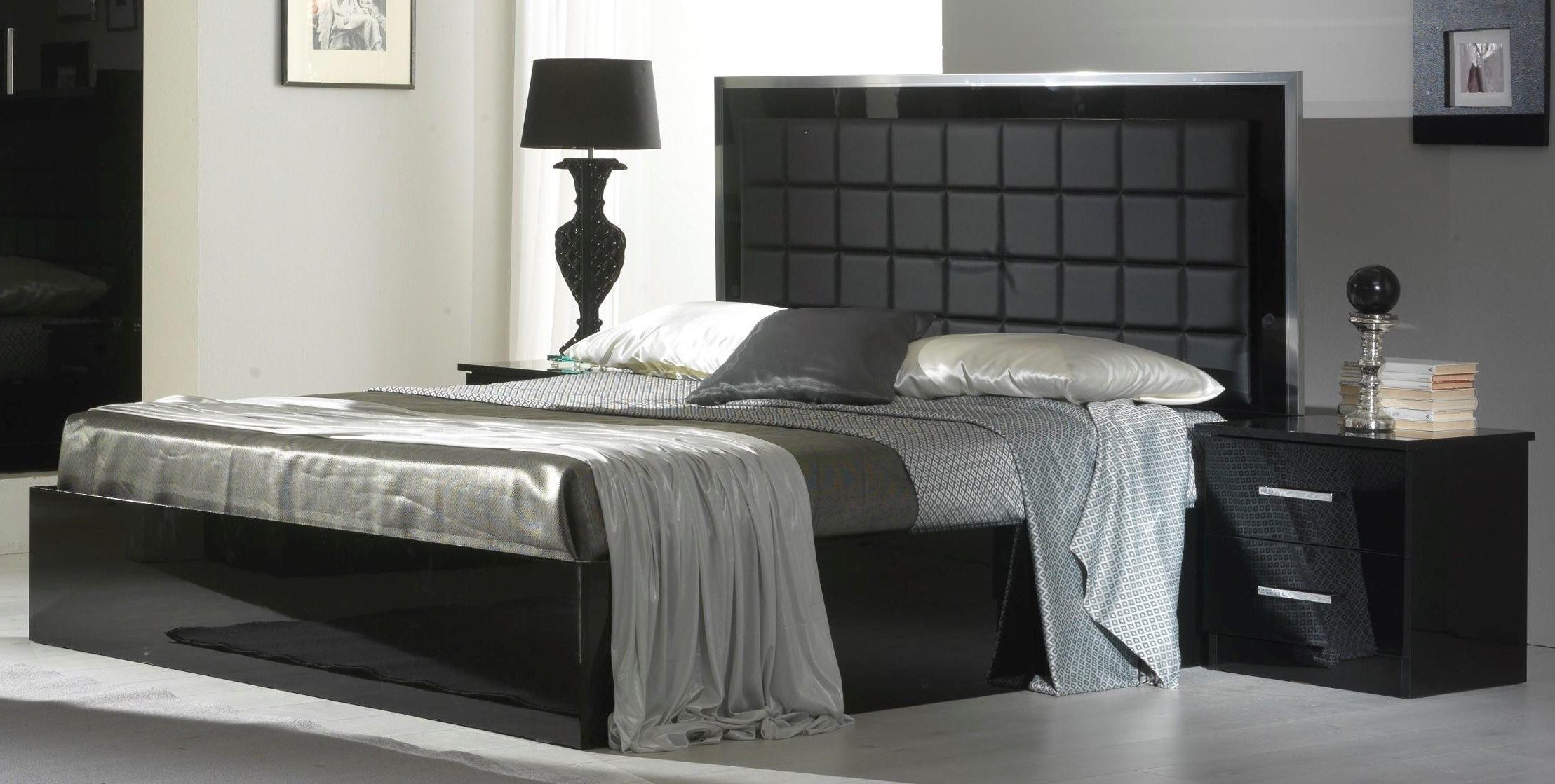 Xlmoebel Schlafzimmer-Set 3tlg. Hochglanz Bett Set mit 2 Nachttischen aus Italien, (3-tlg), Made in Europa