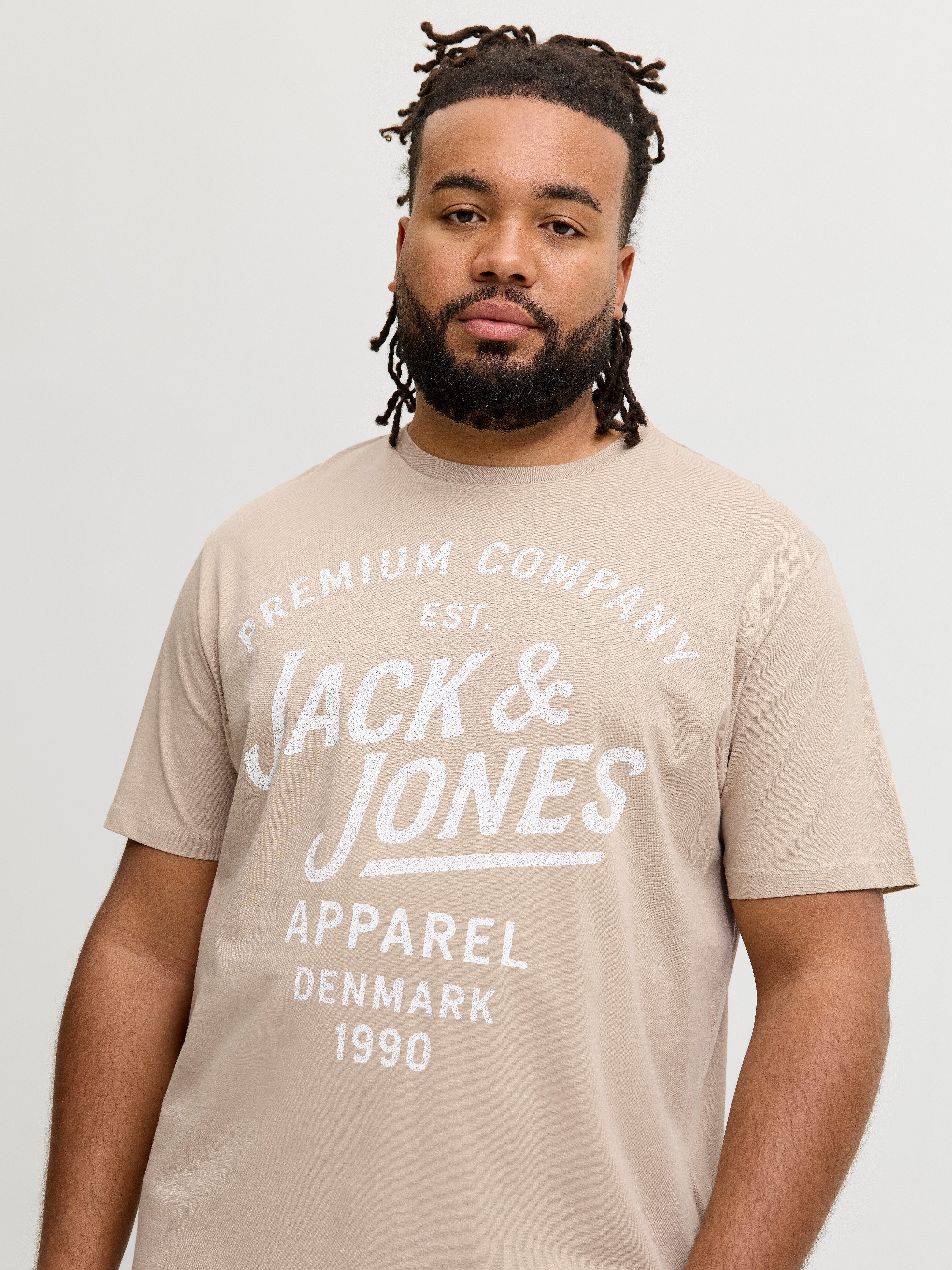 Jack & Jones PlusSize T-Shirt JPRBLUZANE SS TEE FST PLS mit Logo Schriftzug – Bild 2 von 5