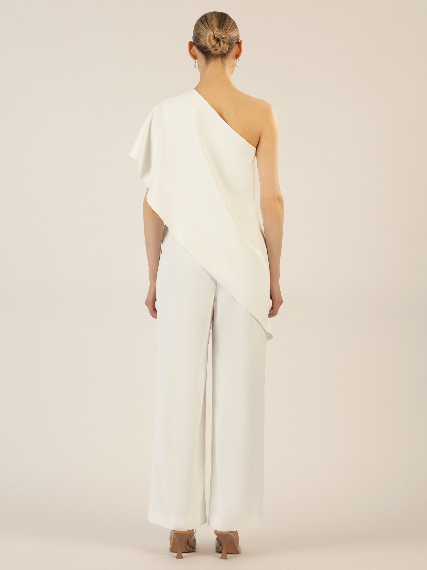 Apart Jumpsuit aus einer leicht körnigen Ware