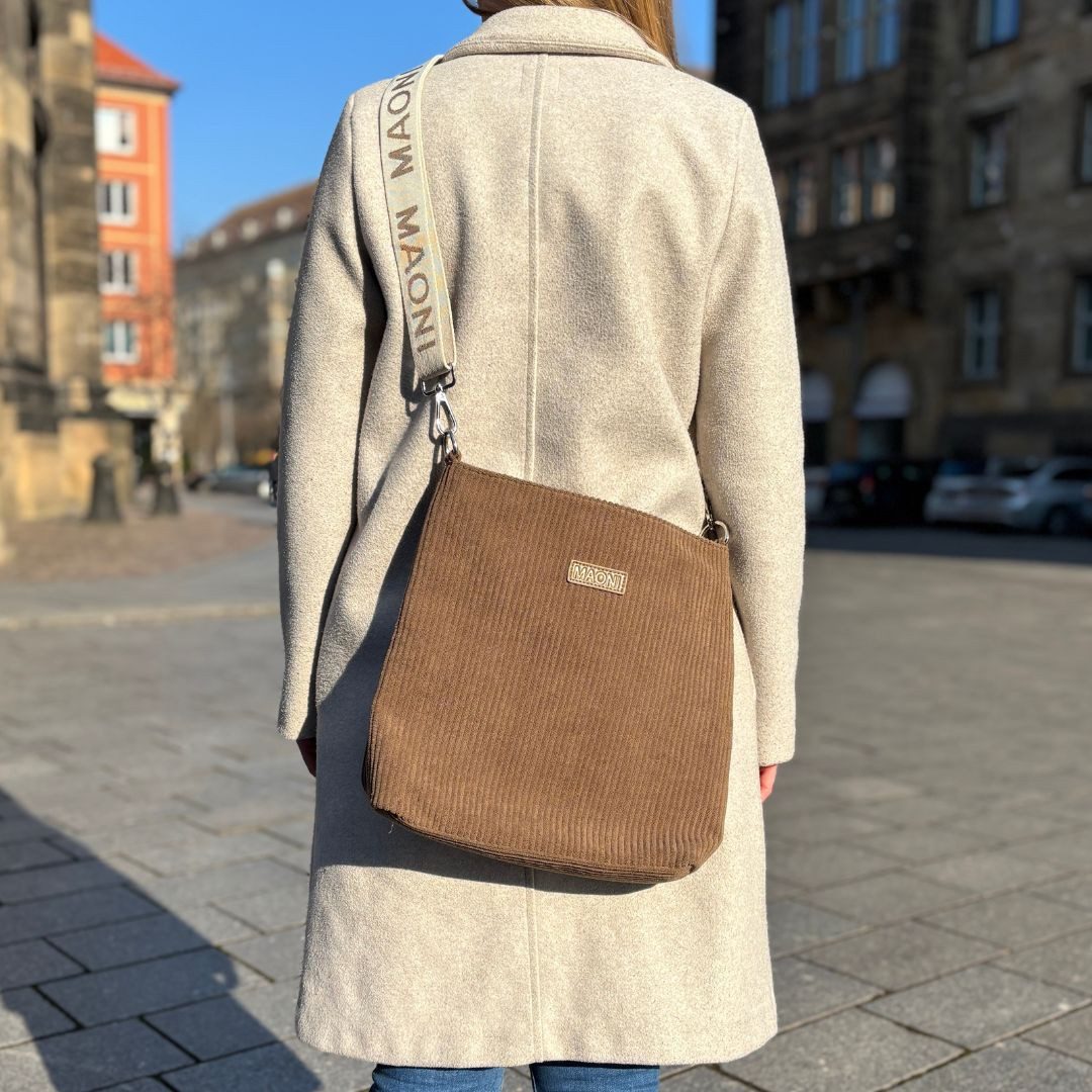 MAONI Umhängetasche Cord, Vegan, mit geräumigem Hauptfach