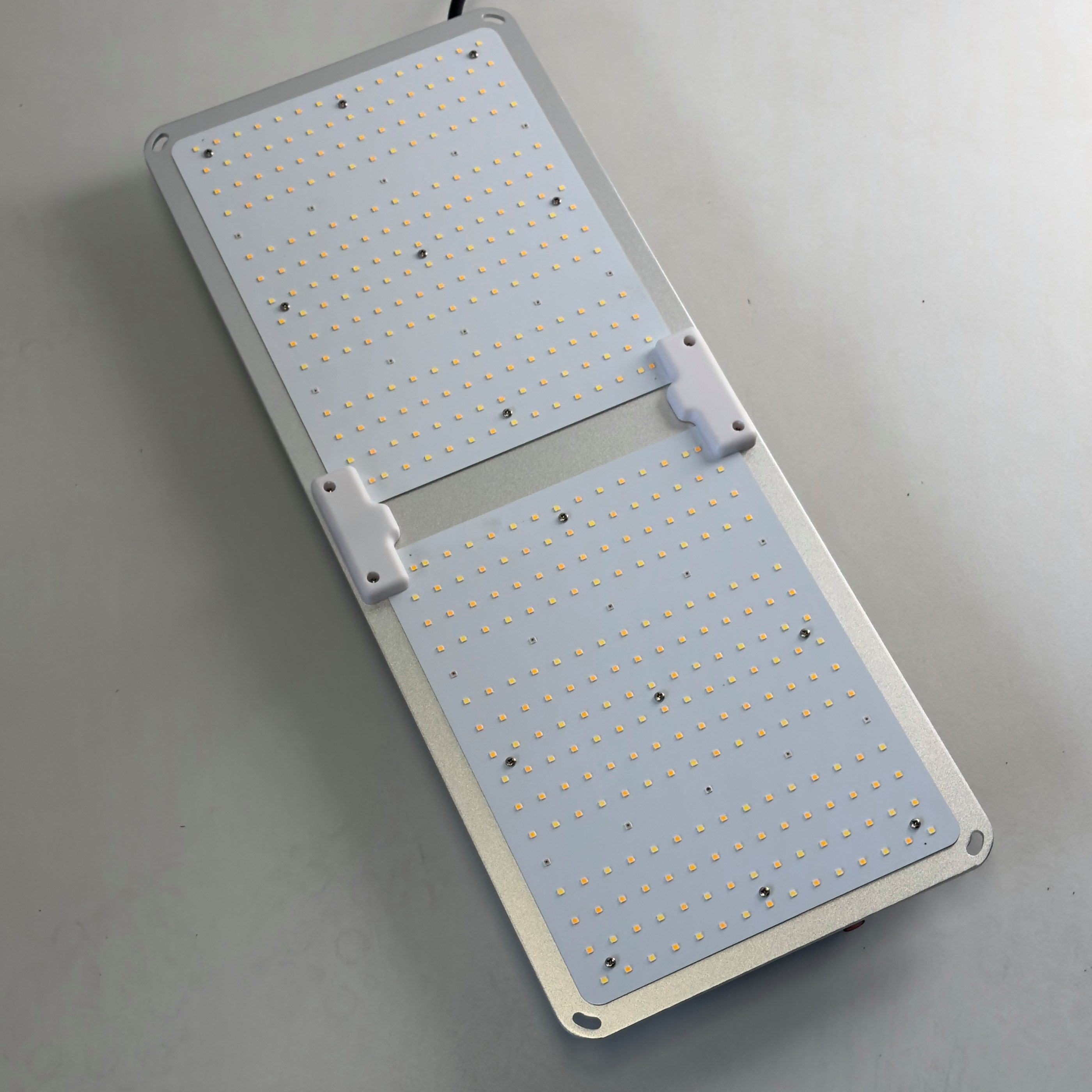 TEUTO Licht Pflanzenlampe Grow Lampe CANDY 420LED® PRO dimmbar, 250W, 710 μmol/s, LED fest integriert