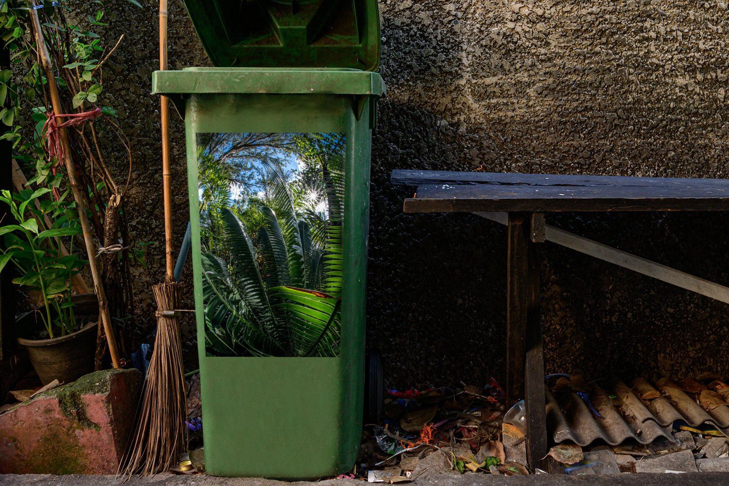 Laub Mülltonne, eines in Das Farns Natur Abfalbehälter Sticker, (1 Container, St), Wandsticker Mülleimer-aufkleber, MuchoWow der