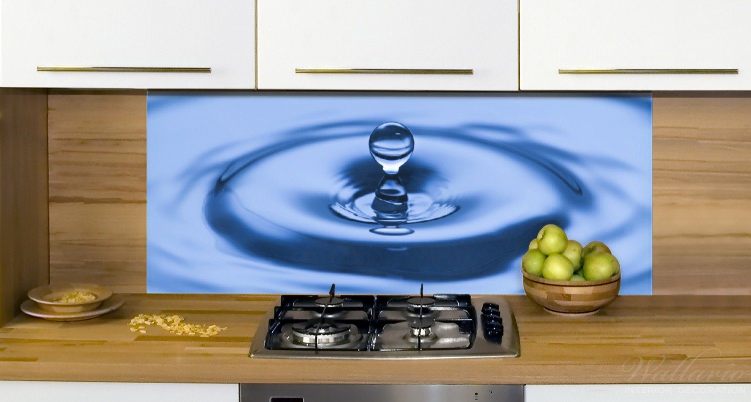 blauen Wassertropfen Küchenrückwand (1-tlg) Wasser, im Wallario