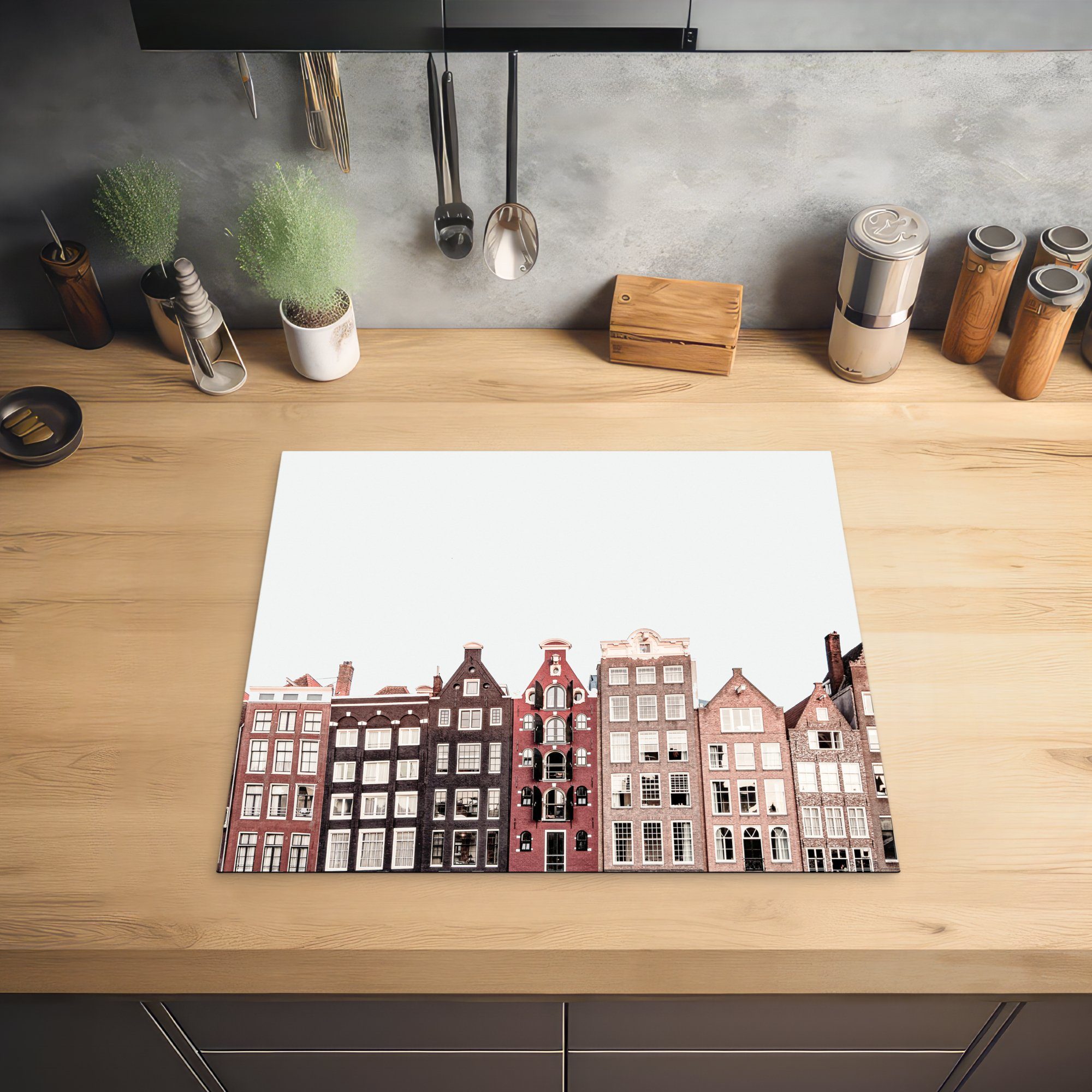 MuchoWow - Häuser nutzbar, tlg), Straße, Vinyl, Herdblende-/Abdeckplatte - (1 Mobile cm, Arbeitsfläche Ceranfeldabdeckung 60x52 - Amsterdam Architektur