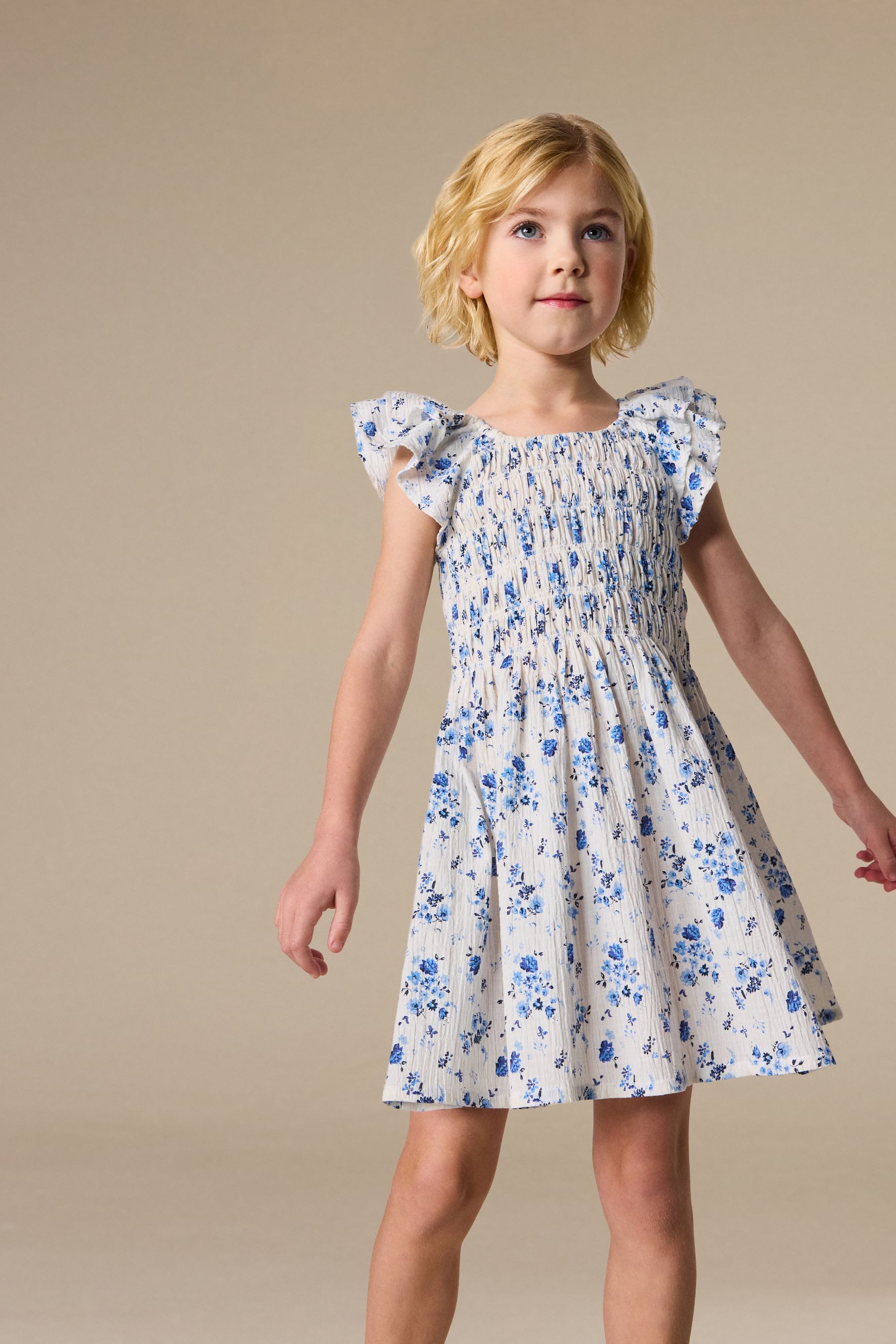 Next Jerseykleid Gesmokte Kleid mit Rüschenärmeln (1-tlg)