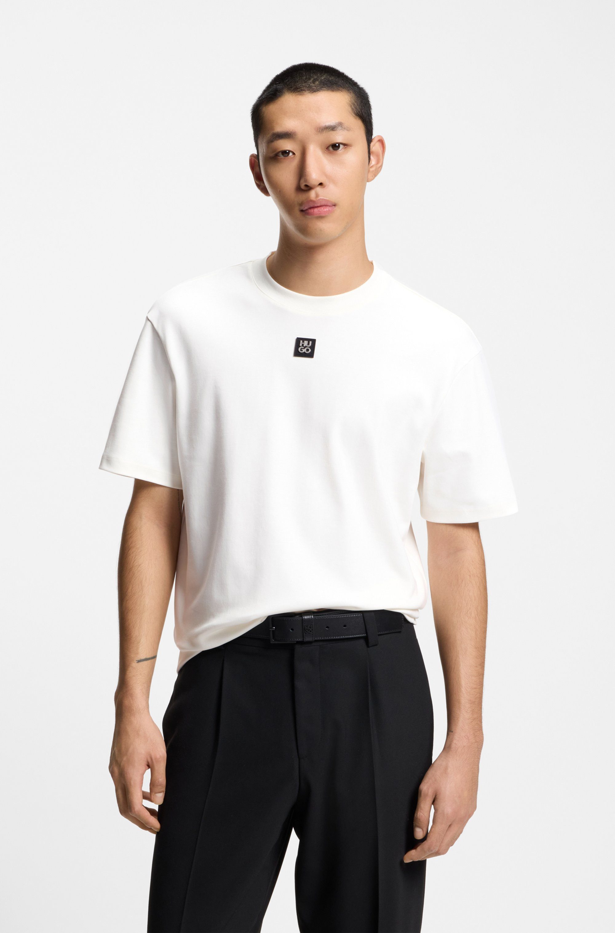 HUGO T-Shirt Dalile Metal Logo Regular Fit, Premium Interlock Cotton
