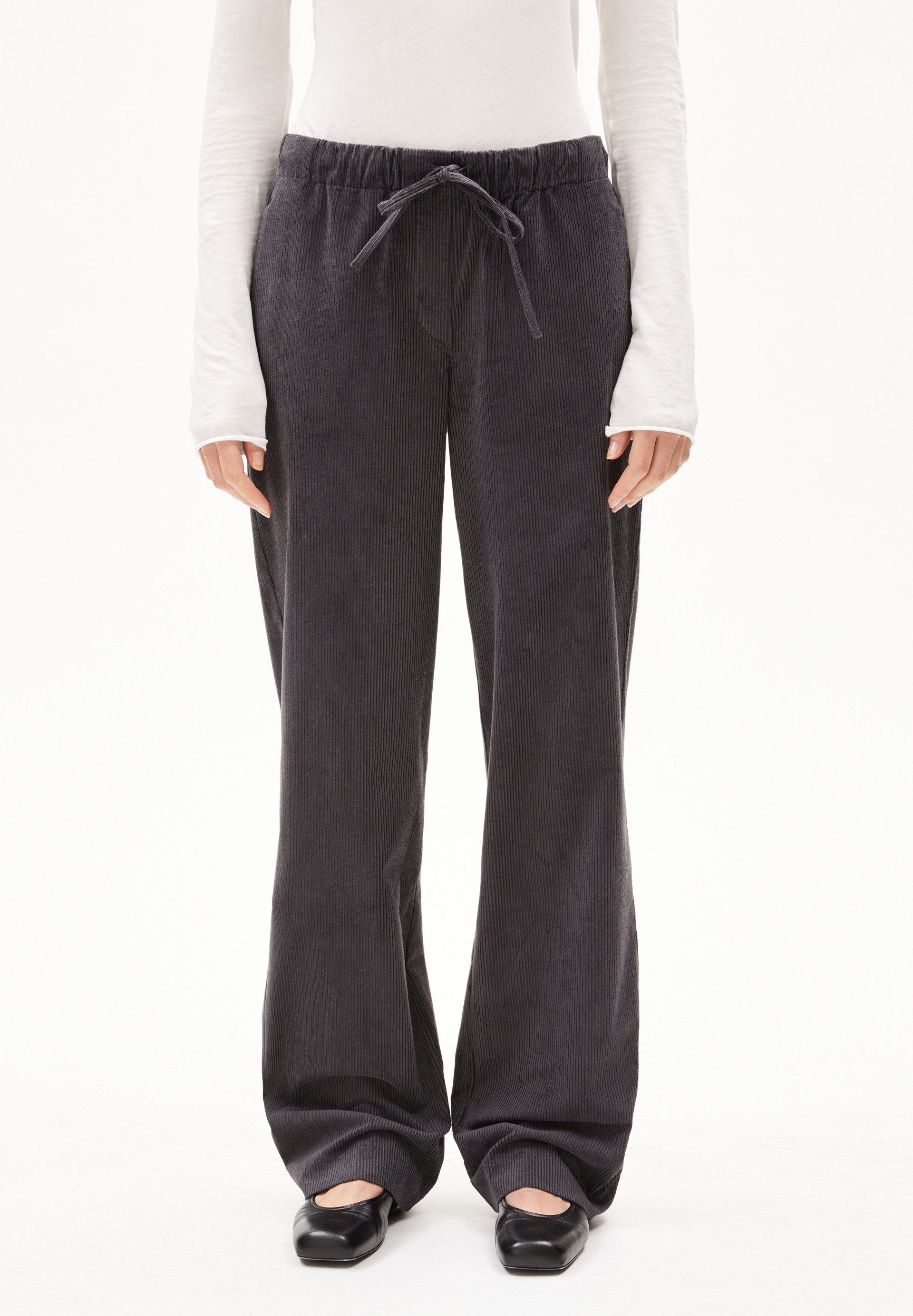 Armedangels Stoffhose JAIMILAA CORDUROY Webhose aus Bio-Baumwoll Mix (Relaxed Fit) Webhose aus Bio-Baumwoll Mix