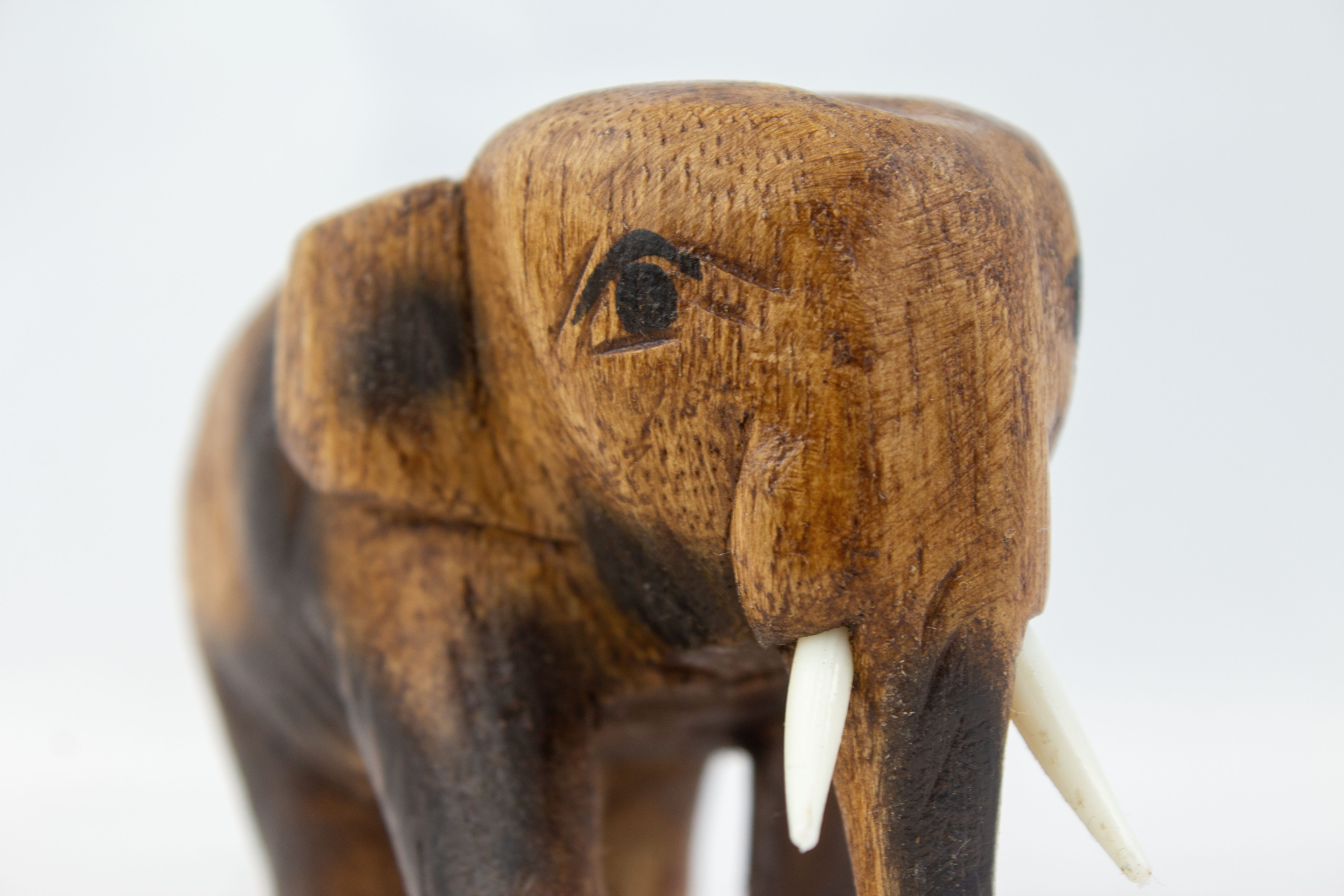 WORU Tierfigur Elefant Holzfigur laufend – Deko aus Holz, braun, 6 Größen – Bild 2 von 5