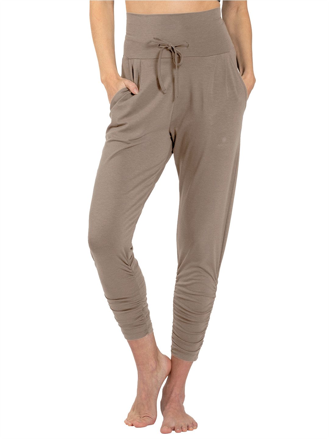 Magadi Yogahose Francis aus weichem Naturmaterial mit Taschen