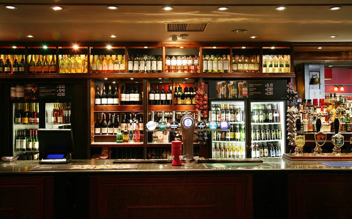 Papermoon Fototapete ENGLISH BAR-PUB BISTRO CAFE' RESTAURANT FLASCHEN BIER