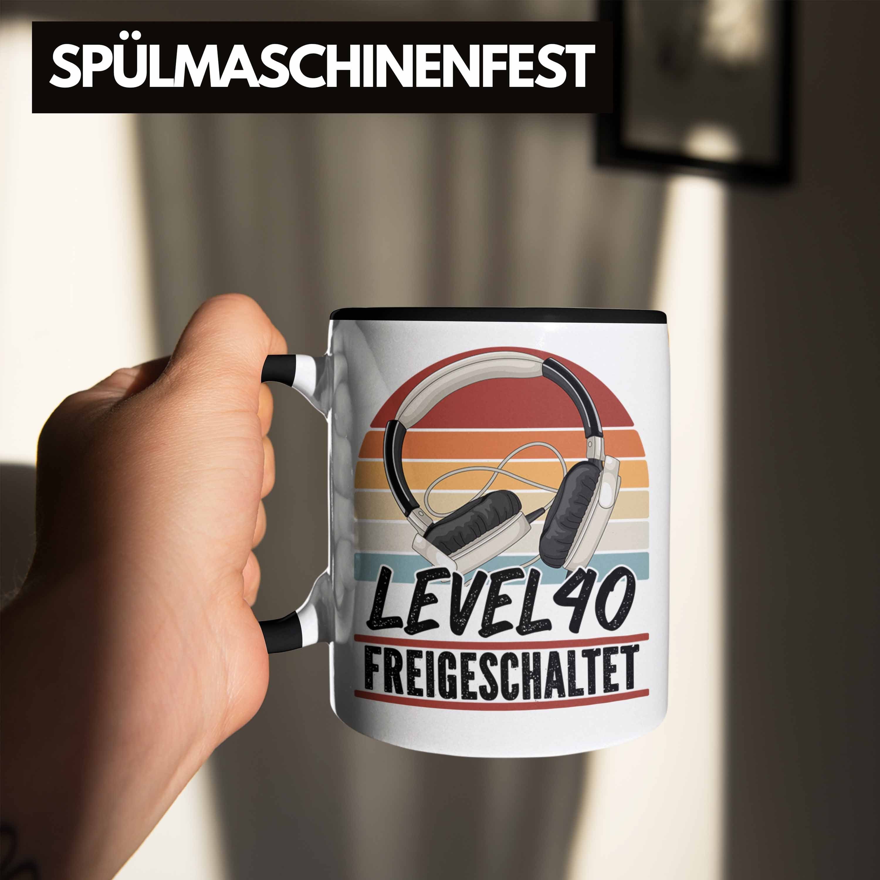 Trendation Tasse 40. Männer Kaffee-Becher Geburts Schwarz Geburtstag Gamer Geschenk Gaming 40er