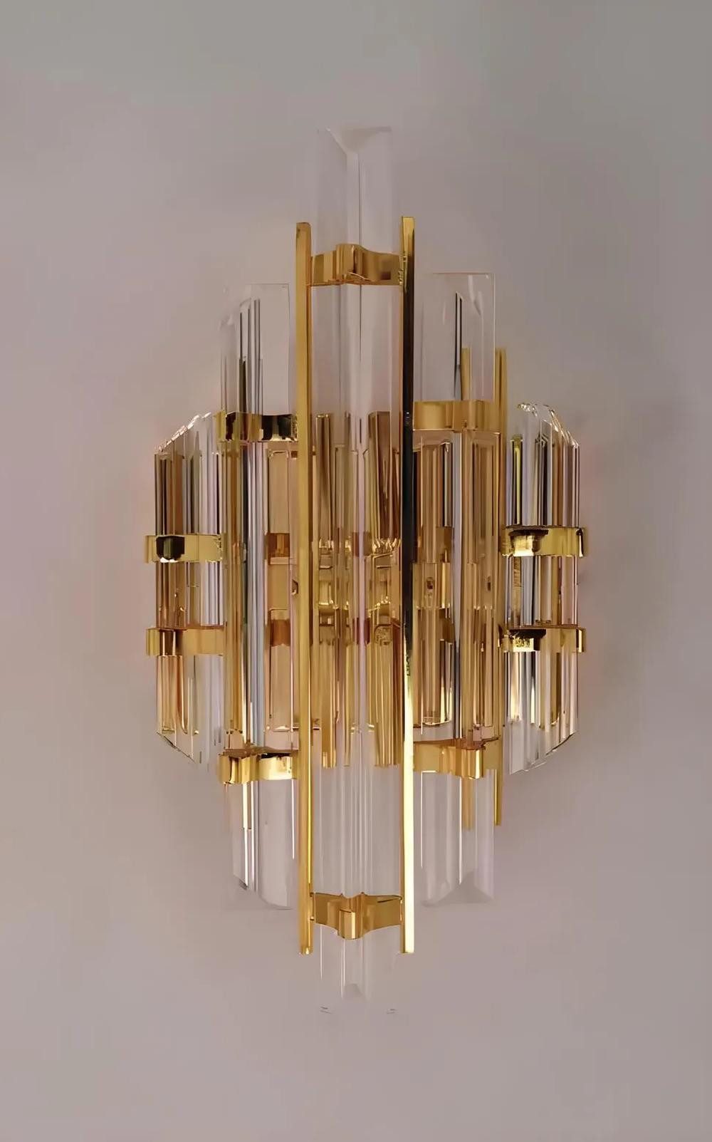 Xlmoebel Wandleuchte Elegante Wandleuchte aus Metall in modernem Design für stilvolle Räume, Keine Funktionen, Hergestellt in Europa