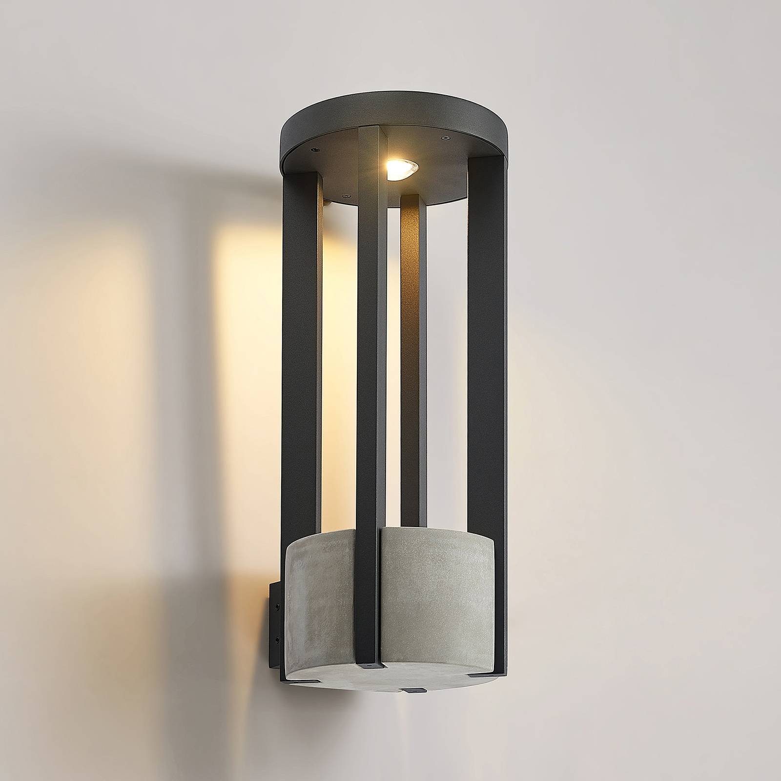 Lucande LED Overa, warmweiß, verbaut, LED-Leuchtmittel Außen-Wandleuchte dunkelgrau fest flammig Modern, Kunststoff, Aluminium, (RAL 1 840-M)