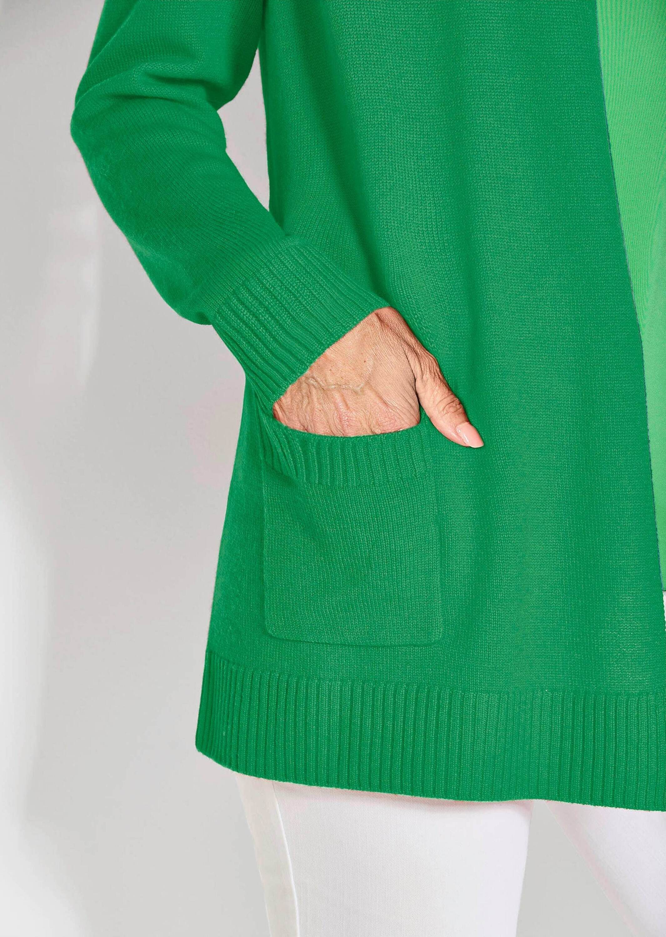 GOLDNER Strickjacke Kurzgröße: Langarm Cardigan aus Merino Damen Indoorjacke lang, offen tragbar, Langarm, weich, hüftbedeckend – Bild 5 von 5