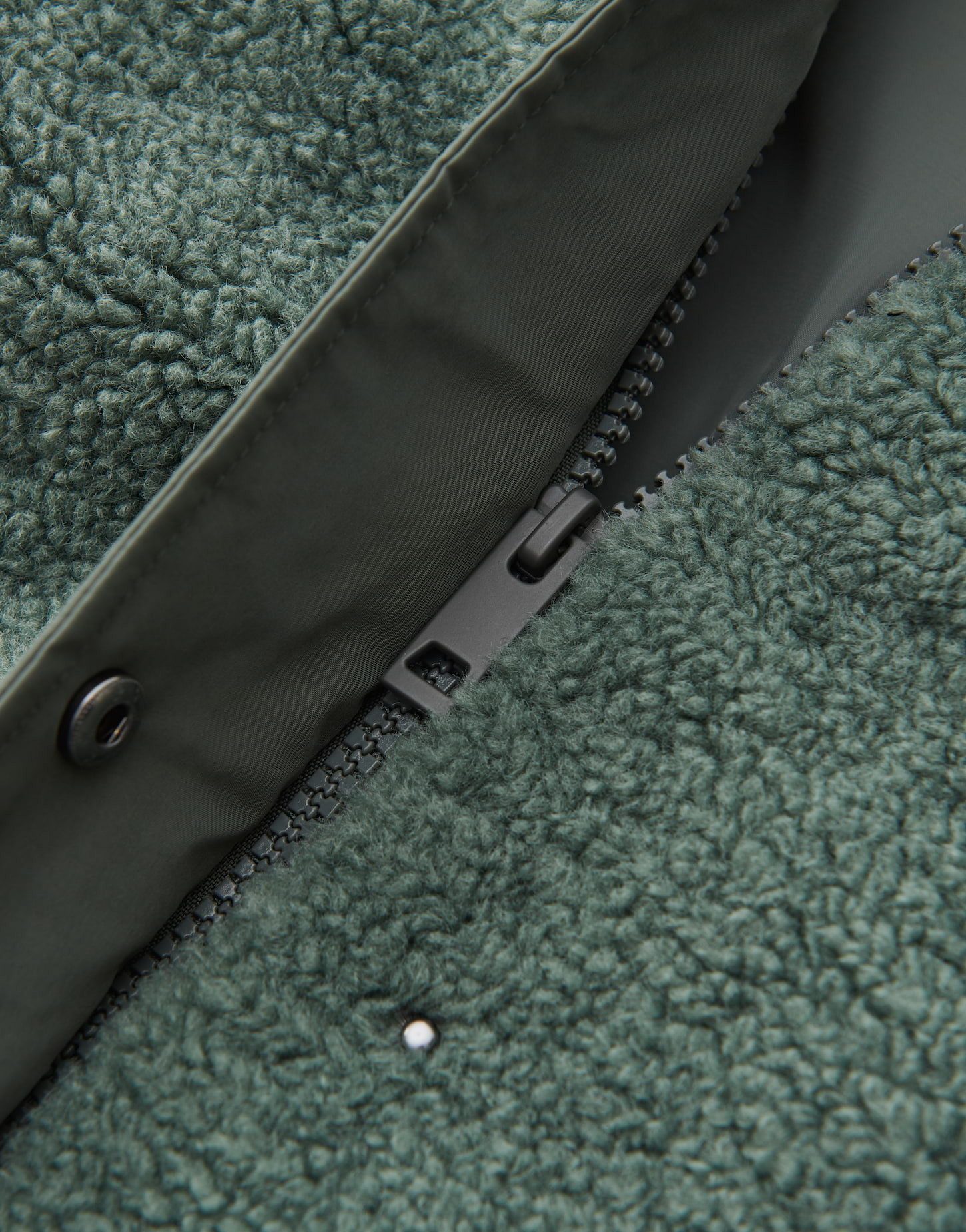 OPUS Longweste Outdoorweste WINDUS Loose aus Material Mix