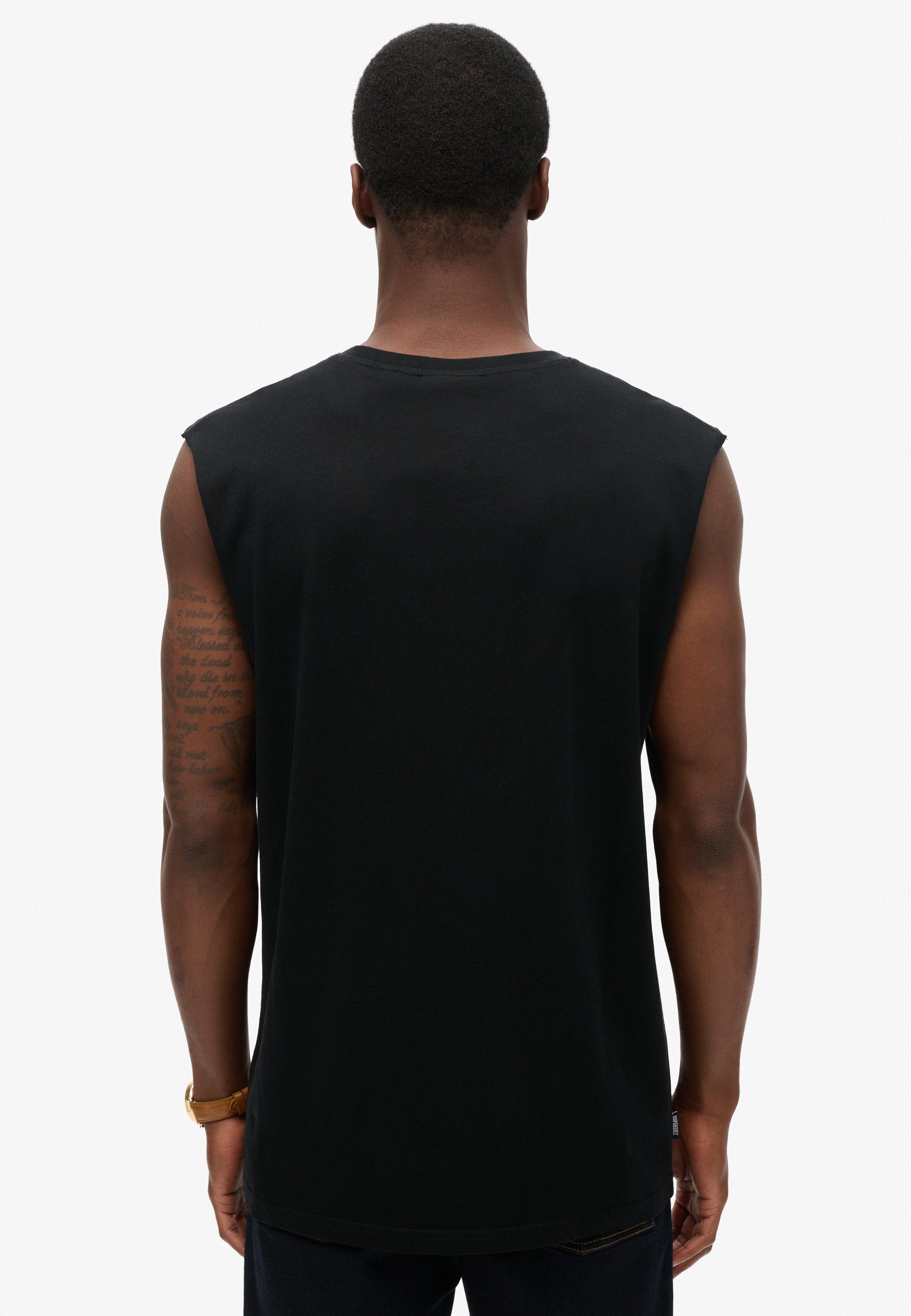 Superdry Tanktop ESSENTIAL LOGO TANK UB mit lockerer Passform, aus Baumwolle und Single Jersey