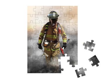 puzzleYOU Puzzle Feuerwehrmann durchdringt eine Rauchwand, 48 Puzzleteile, puzzleYOU-Kollektionen Feuerwehr