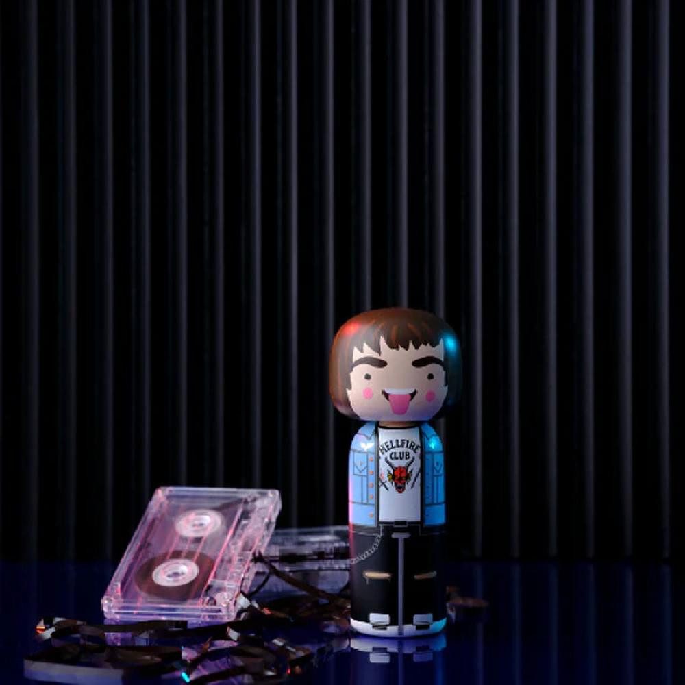 Lucie Kaas Dekoobjekt Holzfigur x Stranger Things Eddie Munson