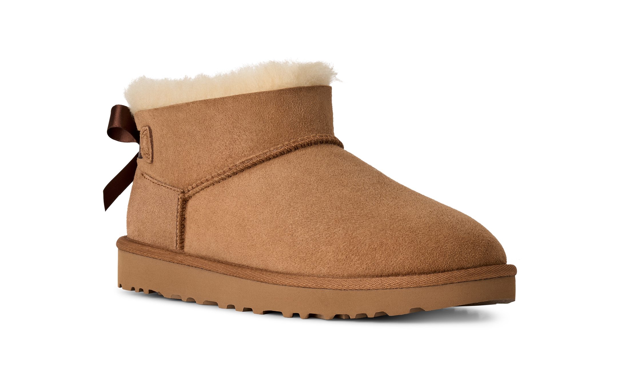 UGG W ULTRA MINI BAILEY BOW Schlupfboots Winterboots mit Schleife und Logo-Aufnäher an der Ferse