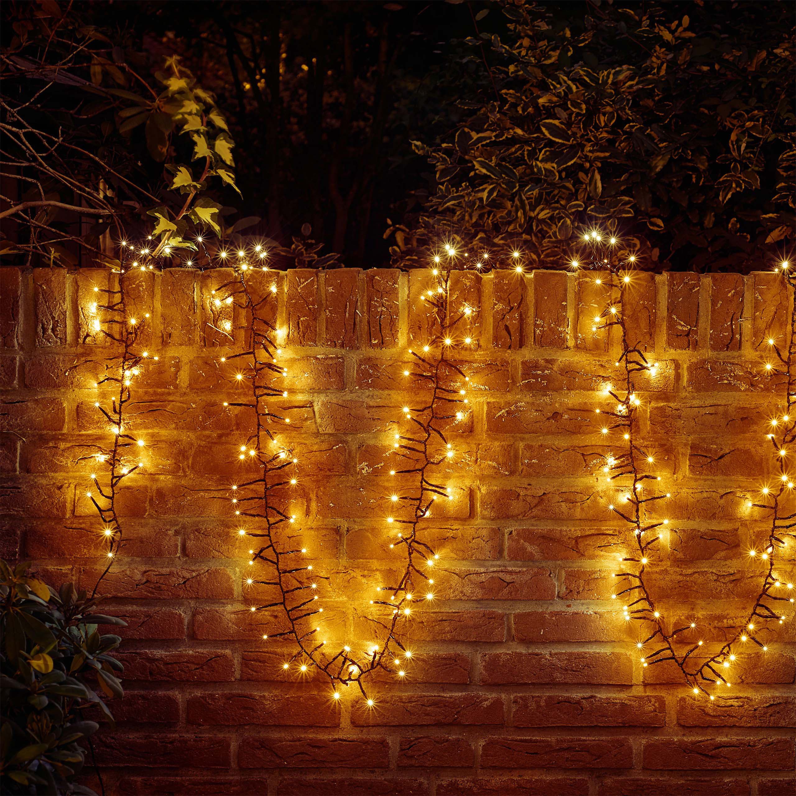 OTTO home LED-Lichterkette Clusterlichterkette,3/6/8/12/14/18/24 m, 8 Modi, Timer, Indoor Outdoor, Blinkfunktionen, Timer, Memoryfunktion, incl. Atapter, 3 m Zuleitung