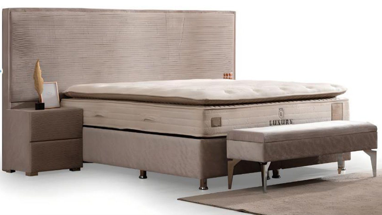 JVmoebel Schlafzimmer-Set Schlafzimmer Set Bett 2x Nachttische Hocker Neu Modern Design 4tlg, Made In Europe
