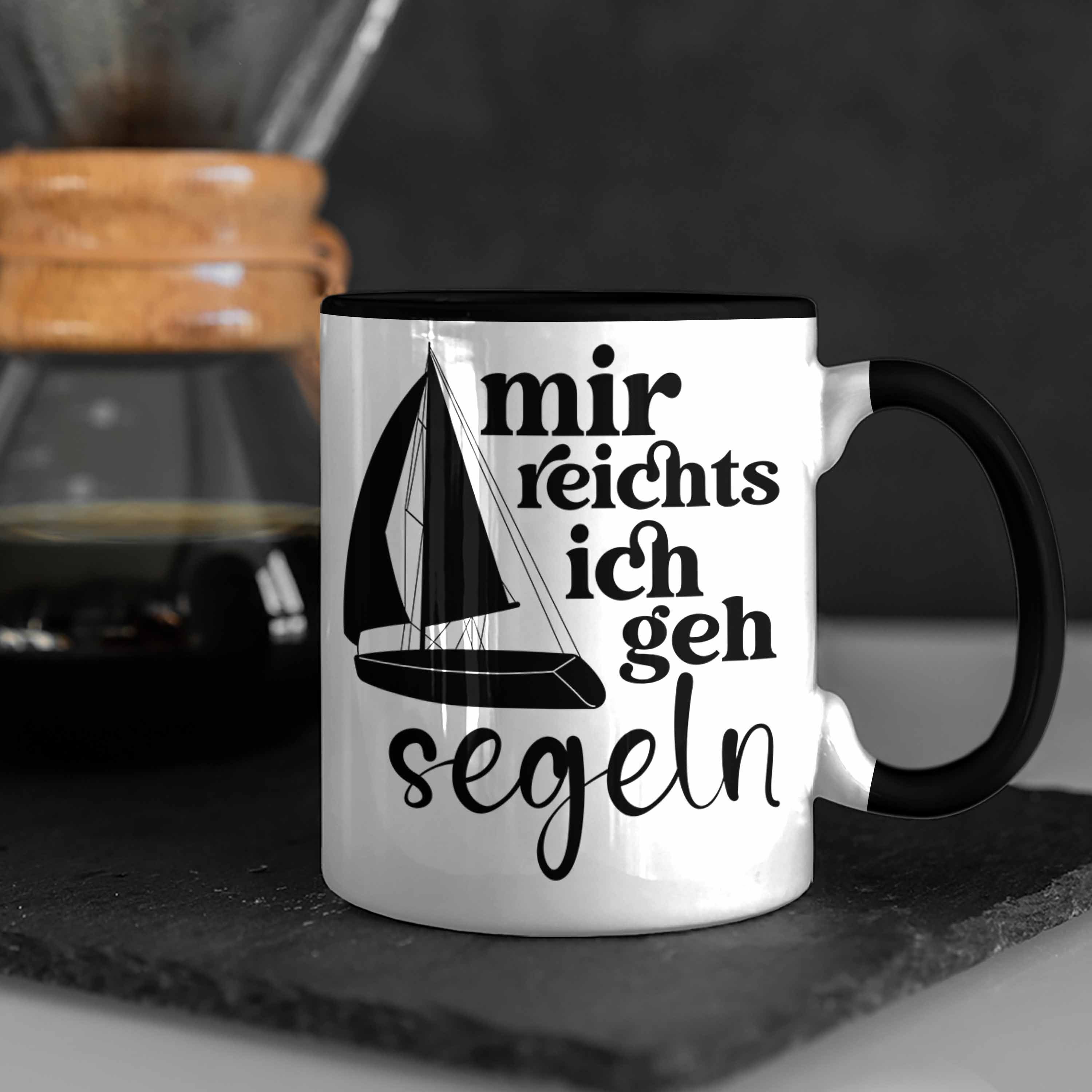 Trendation Tasse Trendation - Lustiges für Segler Spruch als Geschenkidee Tasse Schwarz mit Kaffeetasse Segler Segelboot
