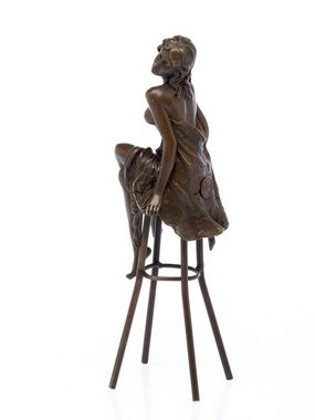 Aubaho Skulptur Bronzeskulptur Akt Frau auf Barhocker Bronze Figur Skulptur sculpture