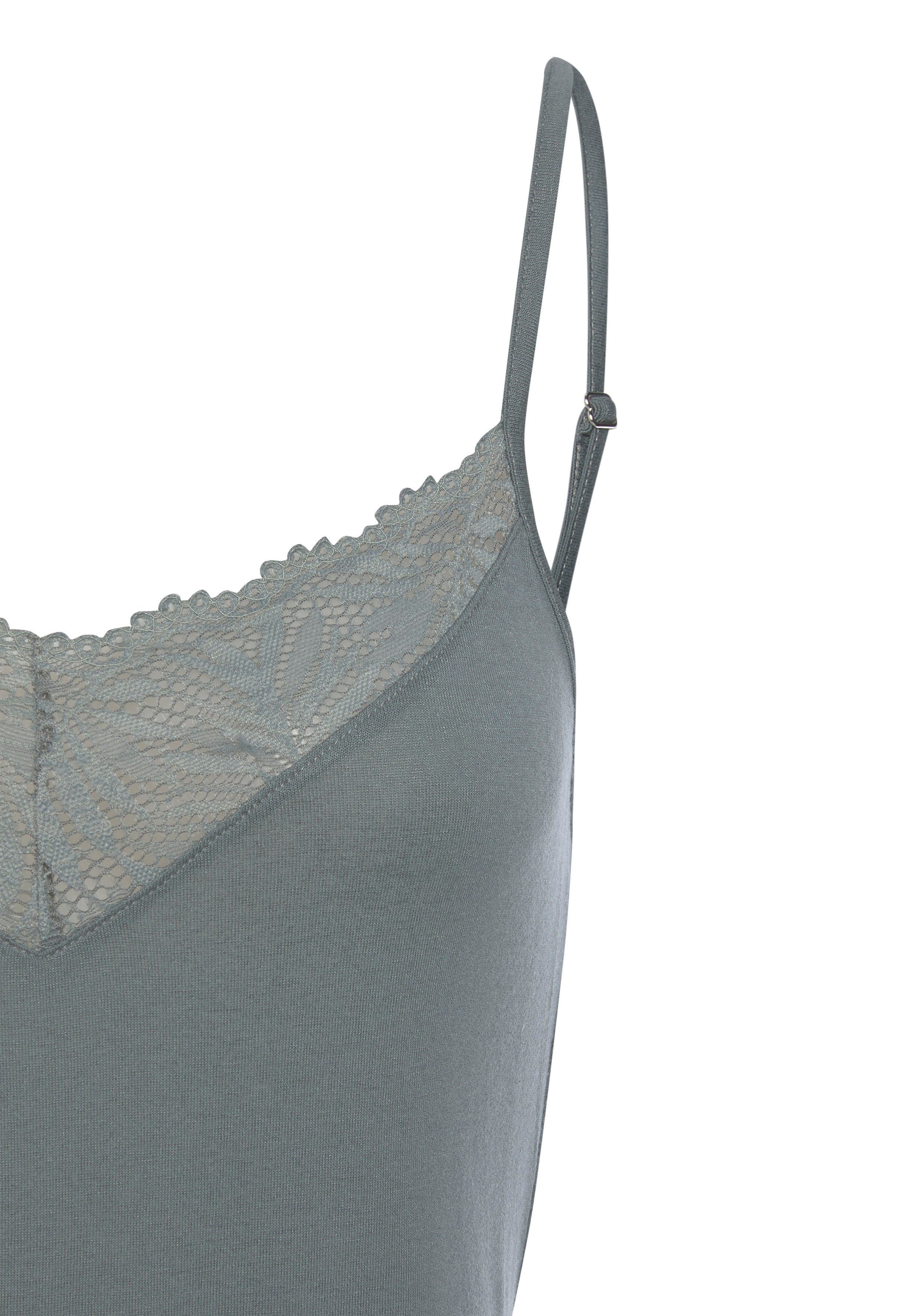 LASCANA Spitzentop mit edlen Spitzendetails