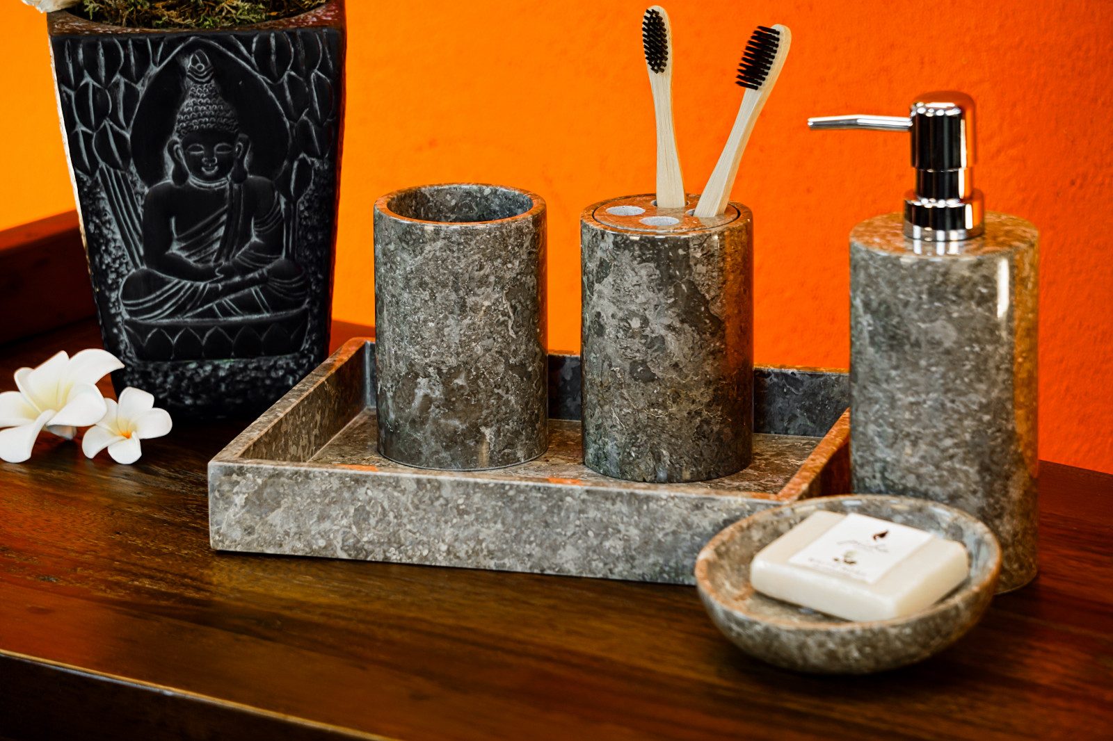 Kinaree Дозаторы мыла Badezimmer Set Marmor dunkel, (bestehend aus Tablett, Дозаторы мыла, Seifenschale, Becher und Zahnbürstenhalter, 5 teiliges Badezimmer Set), rostfreie Edelstahl Pumpe, leicht nachfüllbar