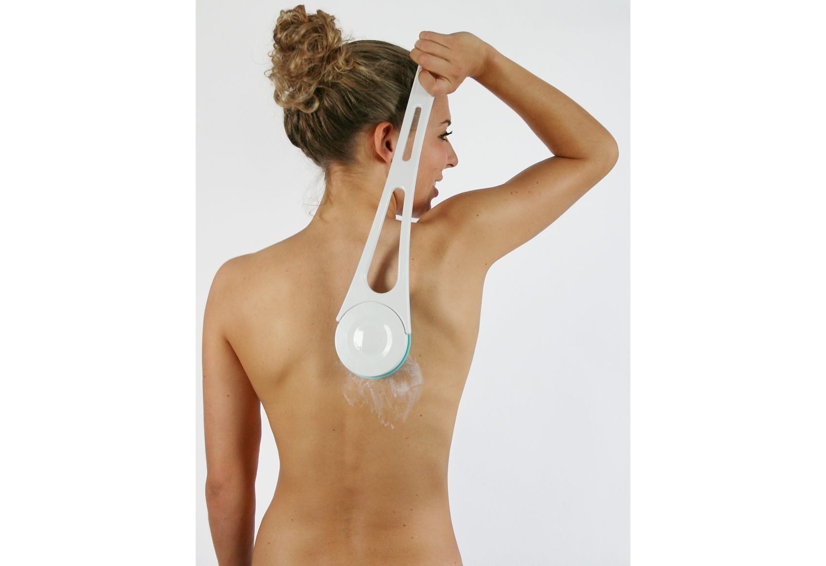 Hydas Rückencremer cremt und massiert zugleich. Gleichmäßige Dosierung dank 7-Kammern, Eincreme-Hilfe für Cremes, Lotionen mit abnehmbaren, teilbarem Stiel