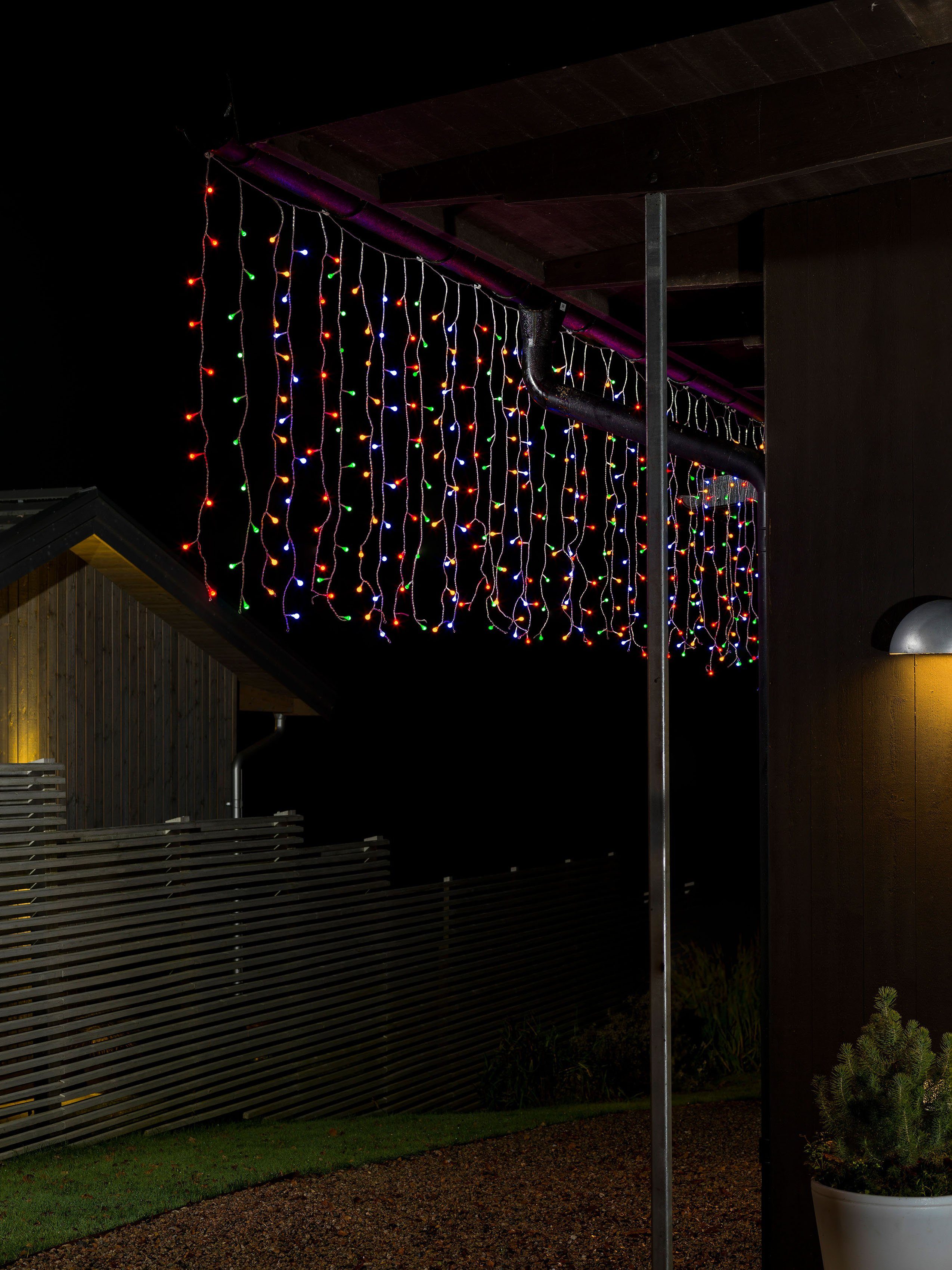 KONSTSMIDE LED-Lichtervorhang Weihnachtsdeko aussen, 200-flammig, LED Lichtervorhang, mit bunten Globes, 200 bunte Dioden