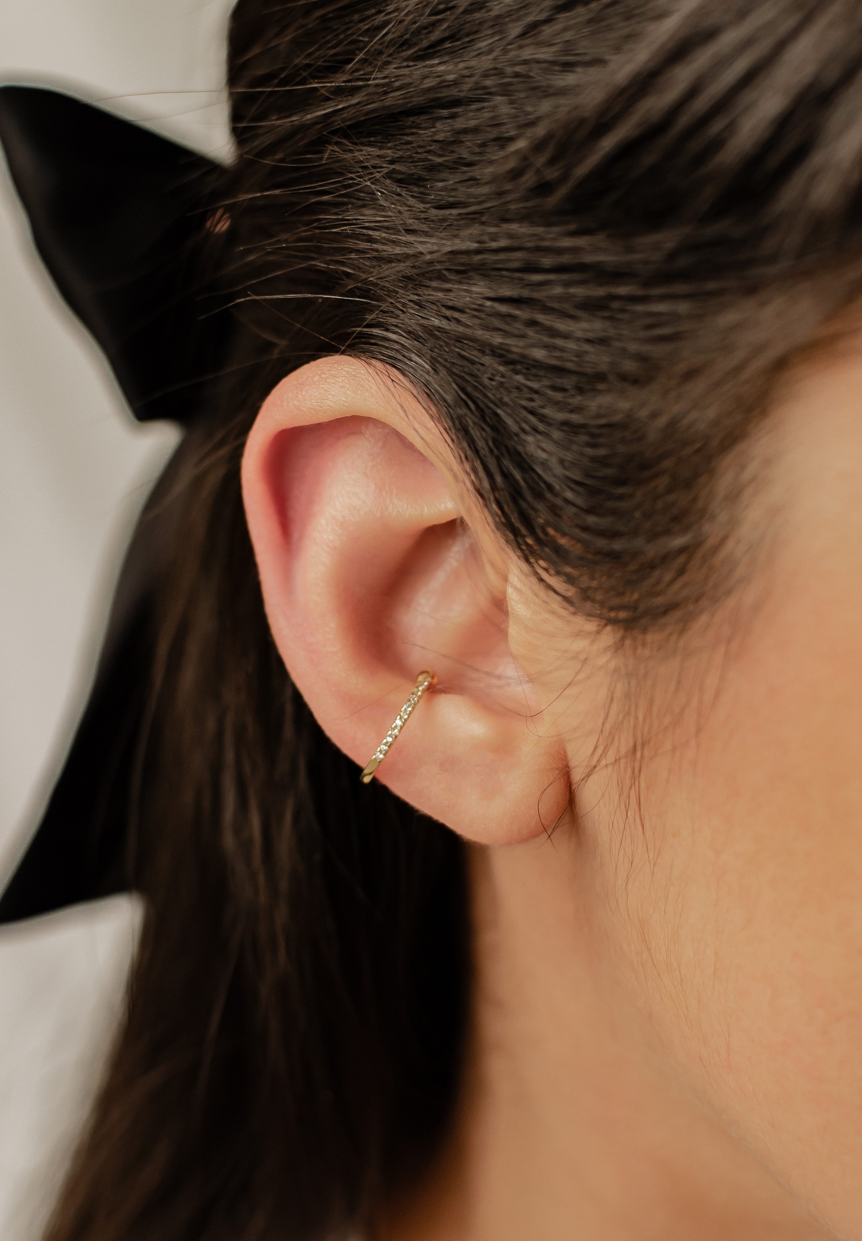 Hey Happiness Ohrklemme Basic Single Ear Cuff Zirkonia, Fake Ohrring Silber, Vergoldeter 925 Silber Damen Ohrring ohne Loch, klare/grüne Kristalle