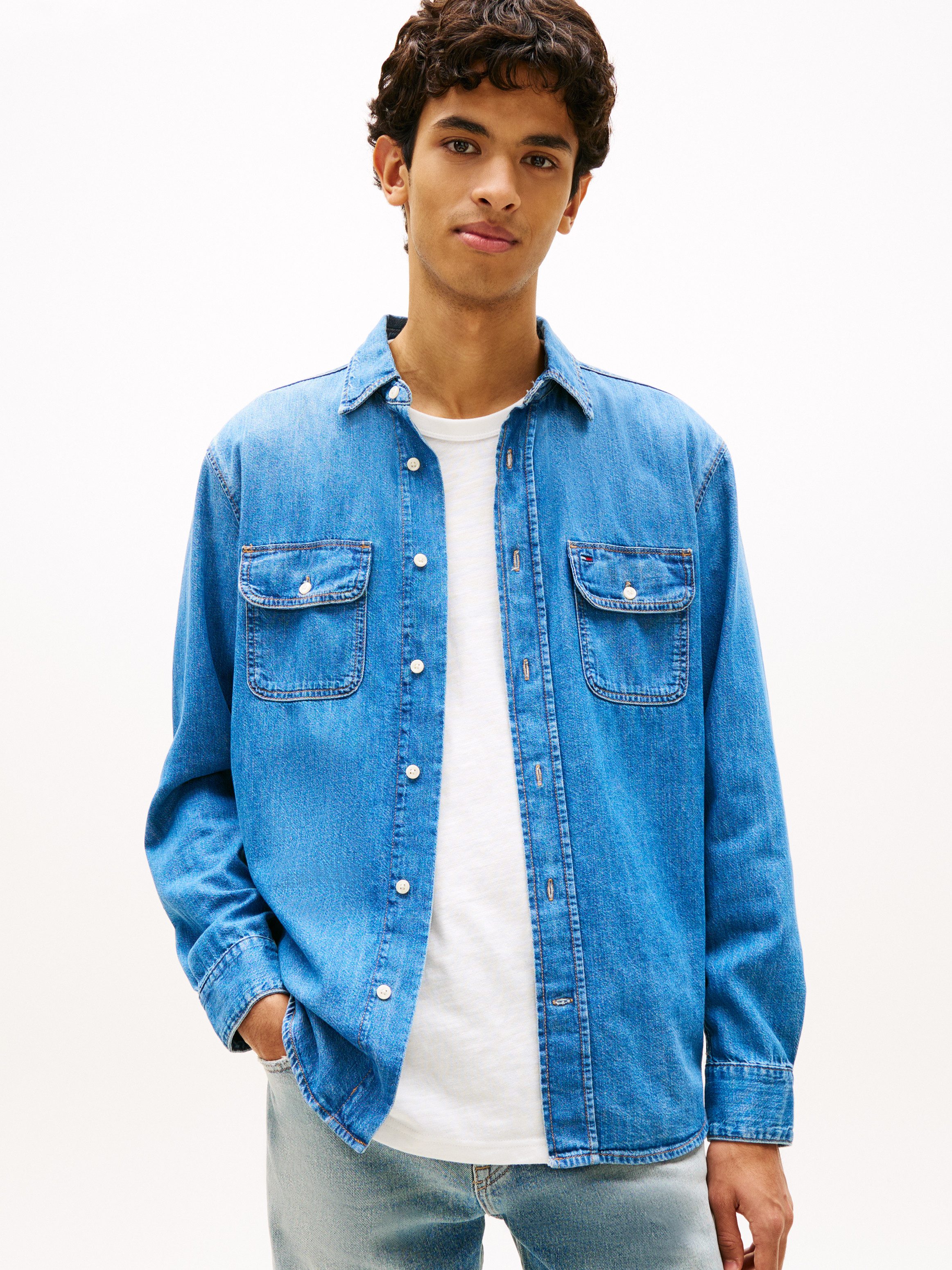 Tommy Jeans Jeanshemd RELAXED DENIM SHIRT Relaxed fit mit Brusttaschen