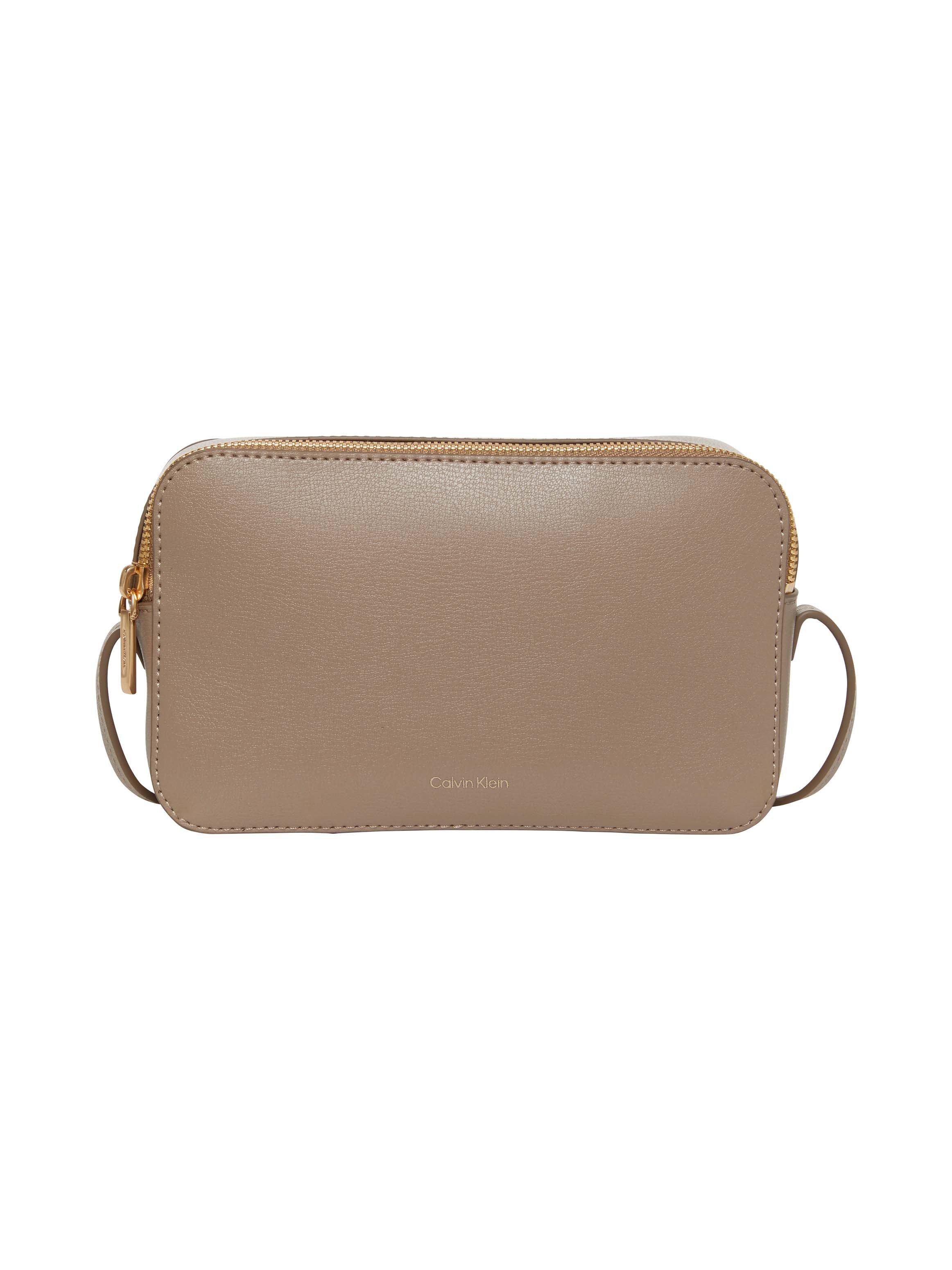 Calvin Klein Mini Bag FOIL LOGO ELONGATED CAMERA BAG, Schultertasche, kleine Damen-Umhängetasche in klassischer Optik