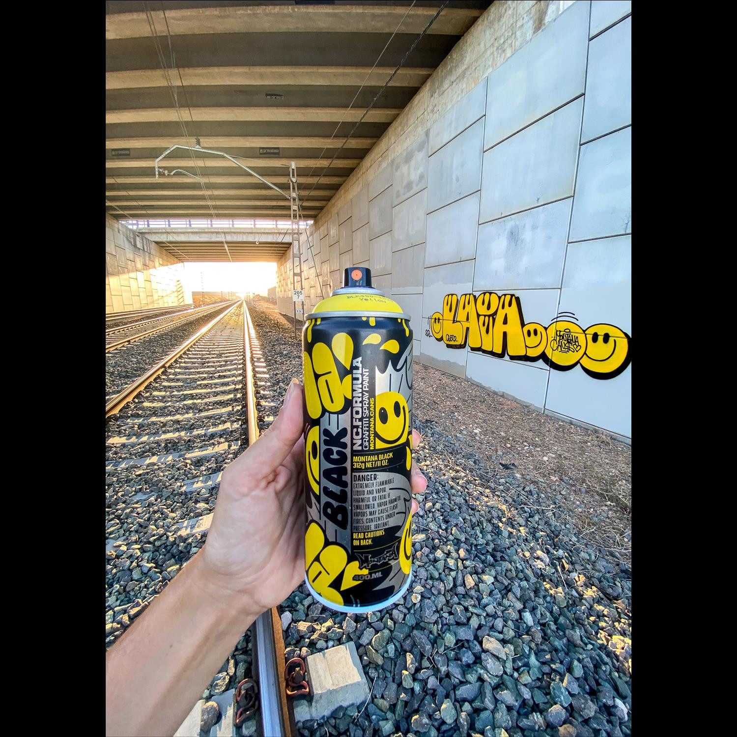 Montana Cans Sprühlack Montana BLACK, Artist Edition, LAIA, Kicking Yellow, 400ml