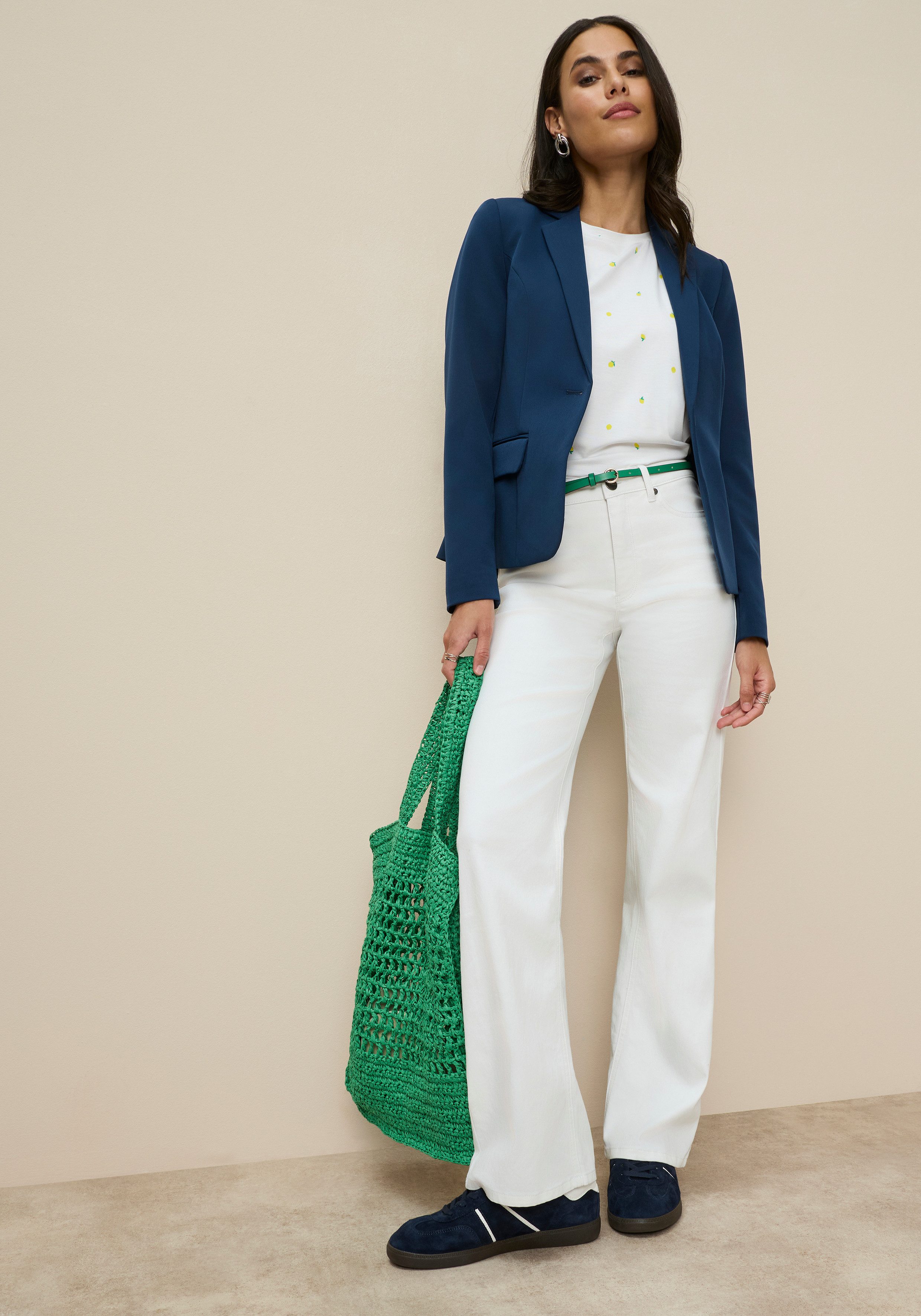 Tamaris Kurzblazer mit figurbetonter Passform in Trendfarben - mit passender Hose