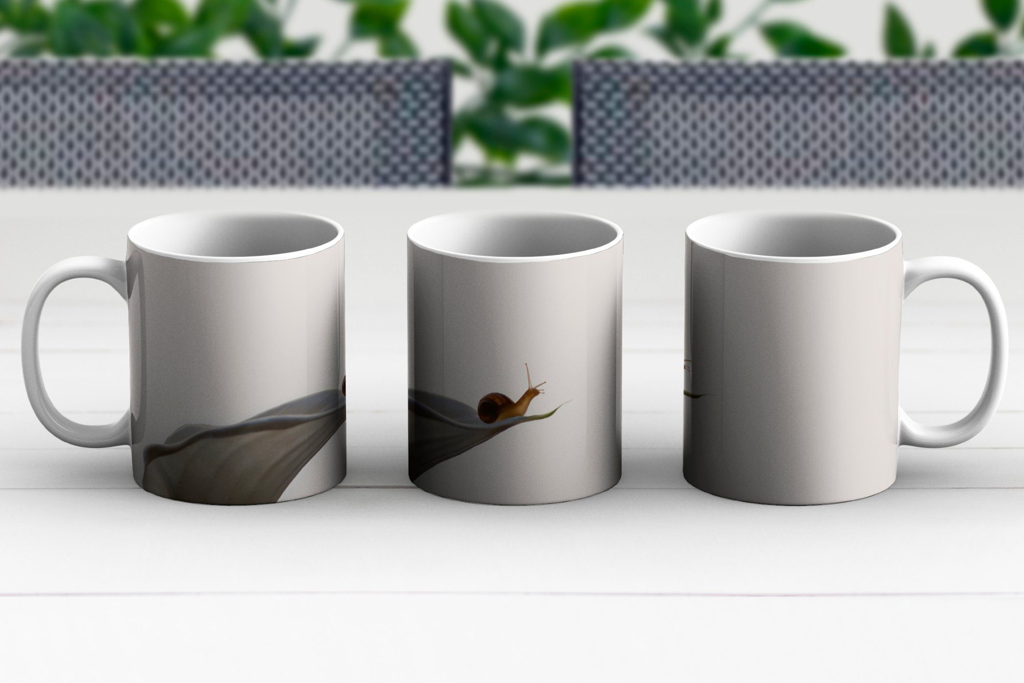 MuchoWow Tasse Becher, Grau, Geschenk Keramik, - Teetasse, Schnecke Lilie Teetasse, - Kaffeetassen