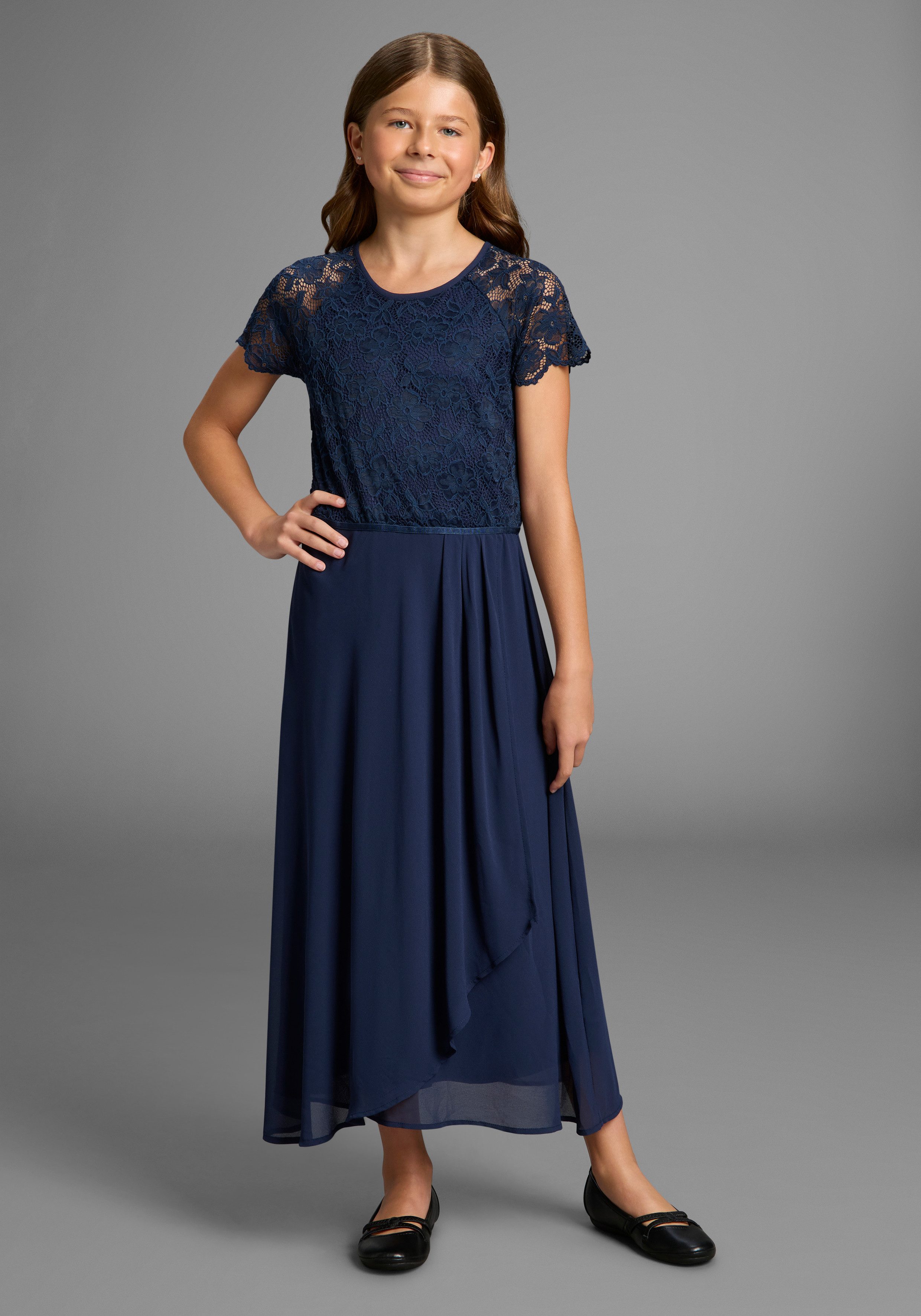 KIDSWORLD Jerseykleid Festliches Kleid mit Spitze Elegantes Kleid mit Spitze und Chiffon