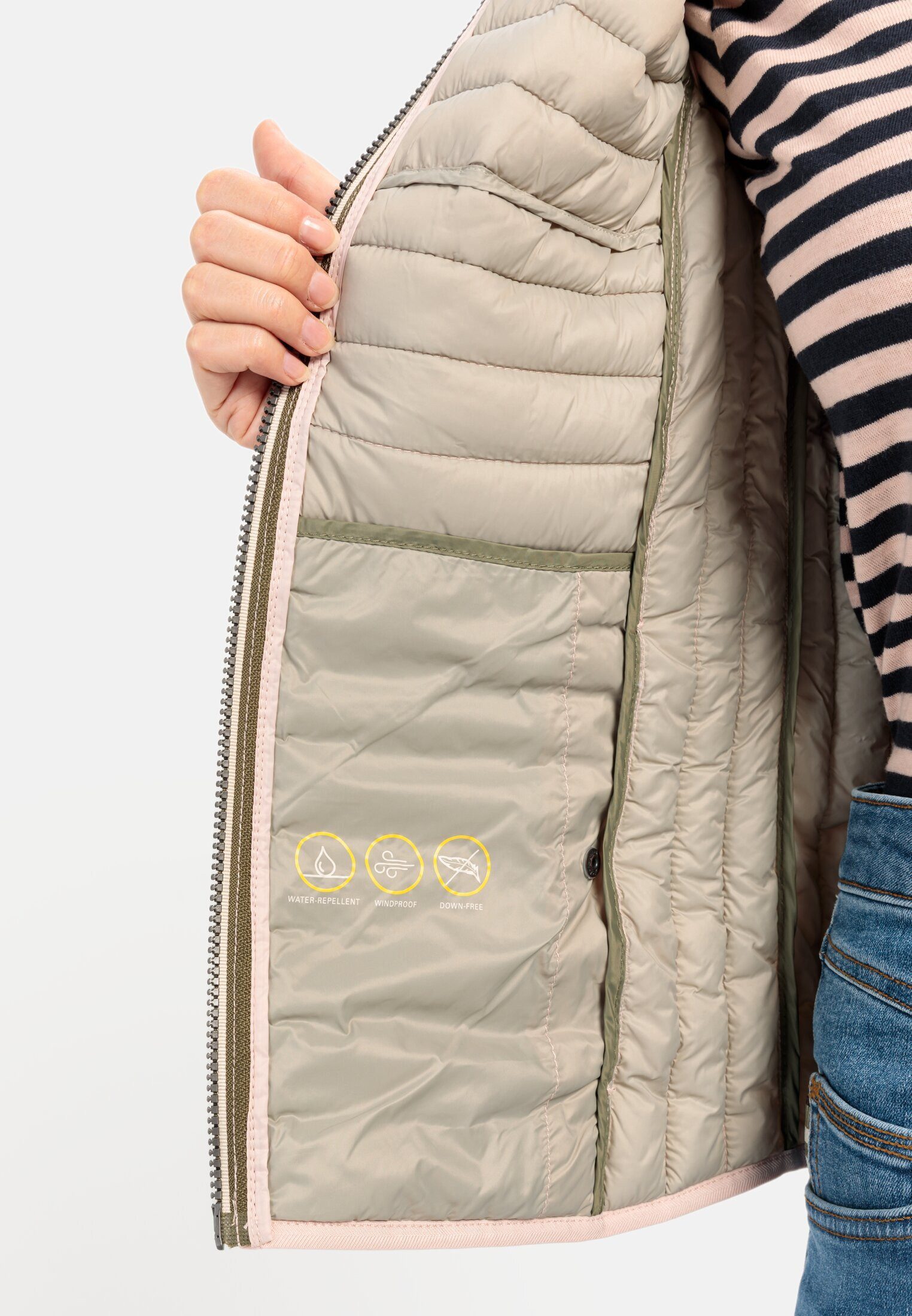 camel active Steppweste aus recyceltem Polyamid ärmellos Stehkragen mit Stehkragen